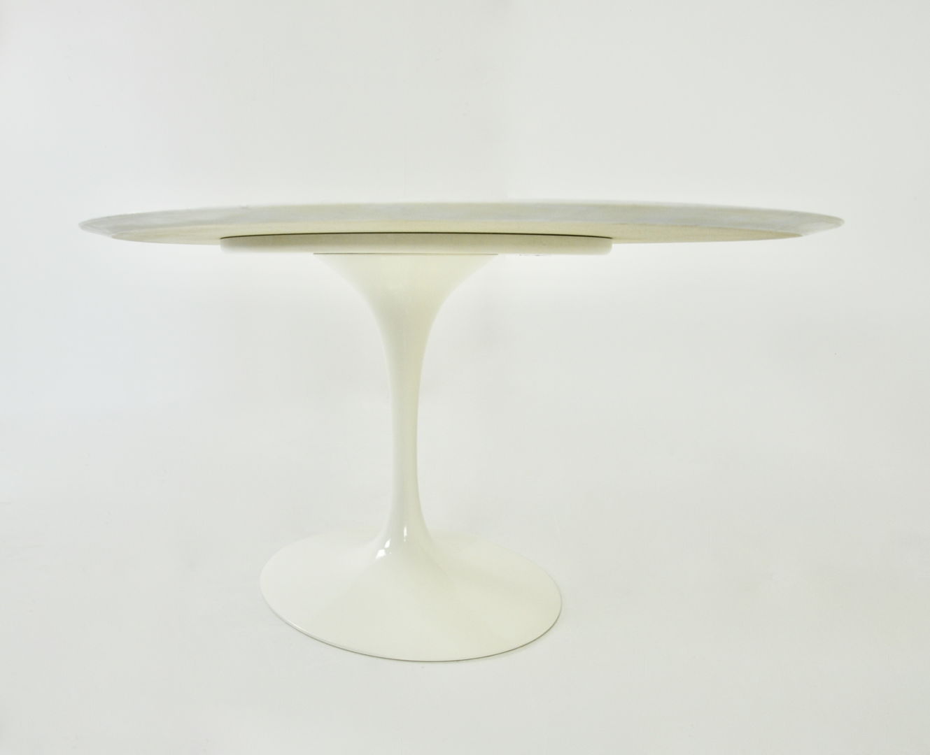 Oval Dining table by Eero Saarinen for Knoll, 1990s