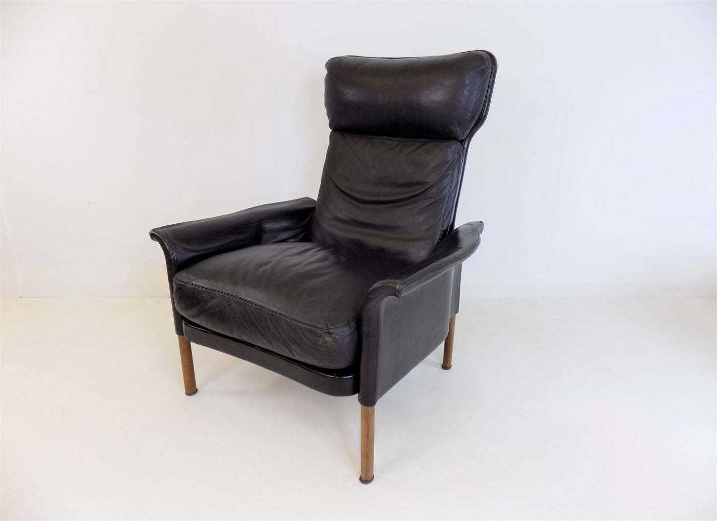 Hans Olsen leather chair with ottoman, 1960