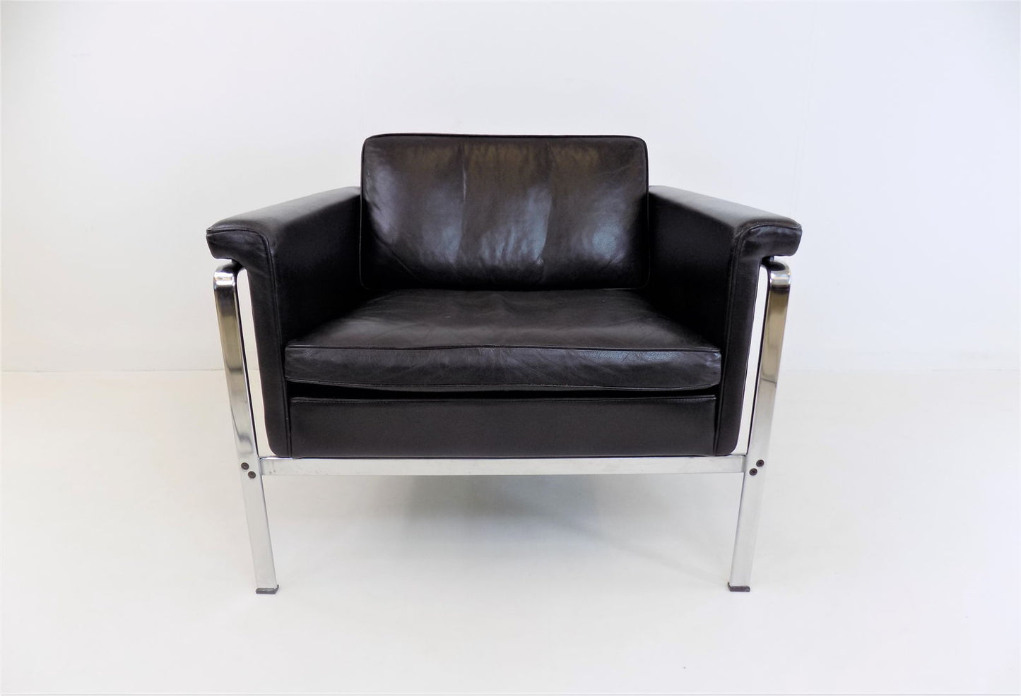 Kill 6911 leather chair black by Horst Brüning