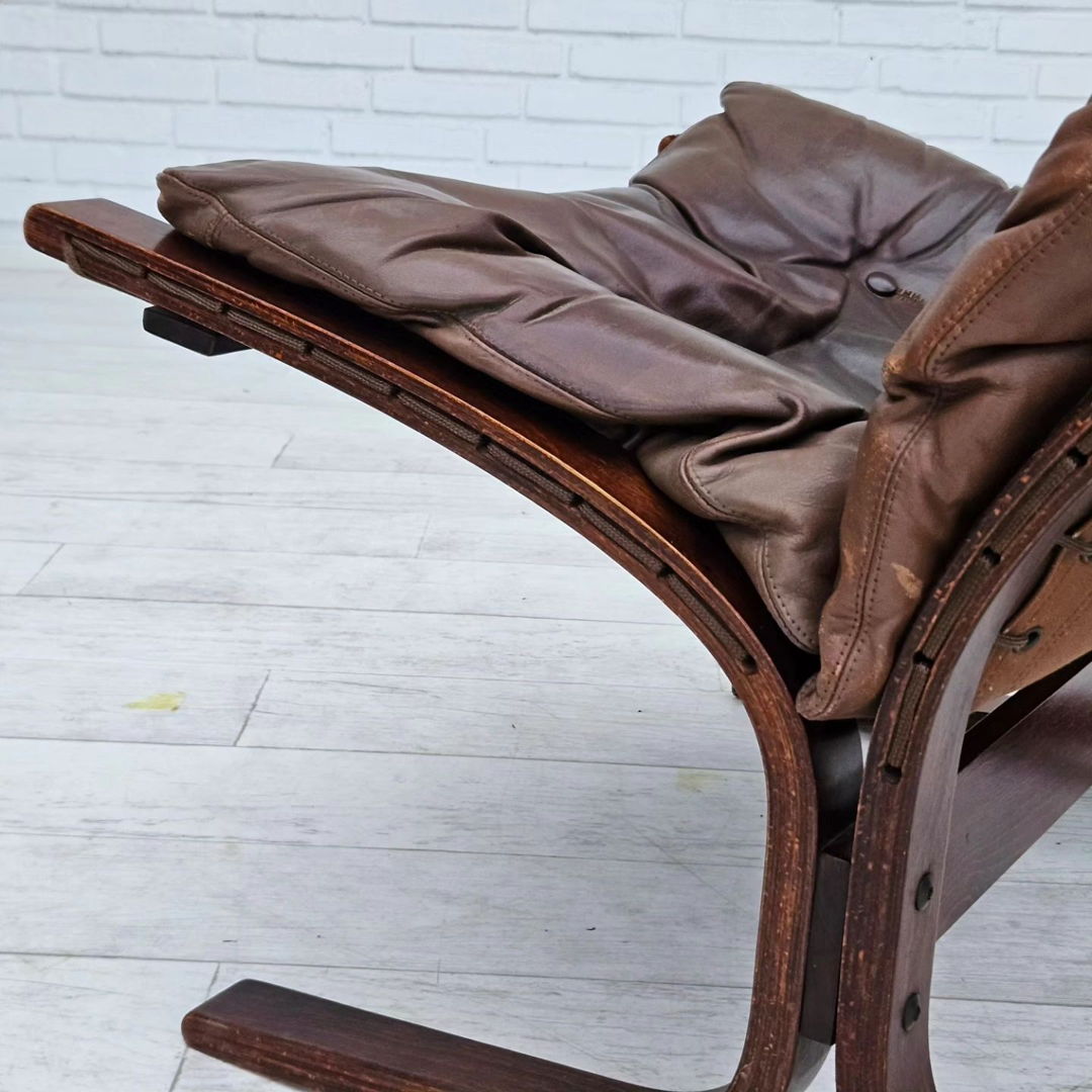 1970’s, Norwegian design, "Siesta" lounge chair by Ingmar Relling, leather, bentwood.