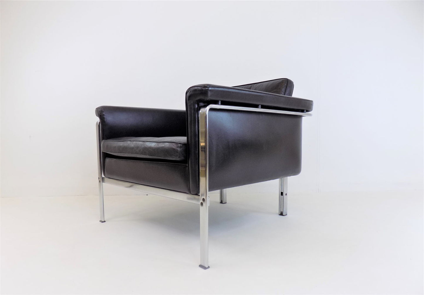 Kill 6911 leather chair black by Horst Brüning