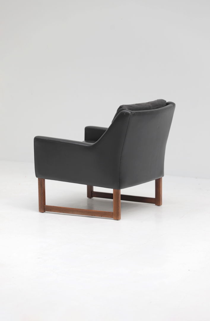 Pair of leather armchairs designed in the 1960's by Rudolf Bernd Glatzel for Kill International,