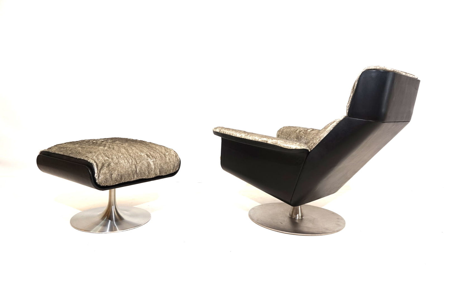 Kaufeld Siesta 62 lounge chair with ottoman by Jacques Brule