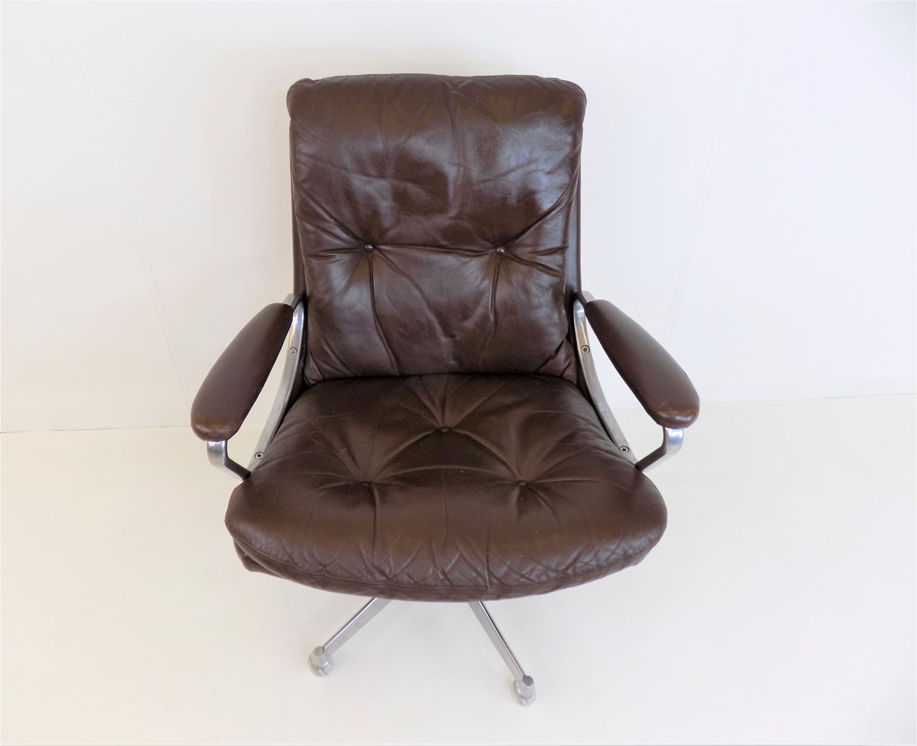 Strässle Gentilina leather office chair by Andre Vandenbeuck