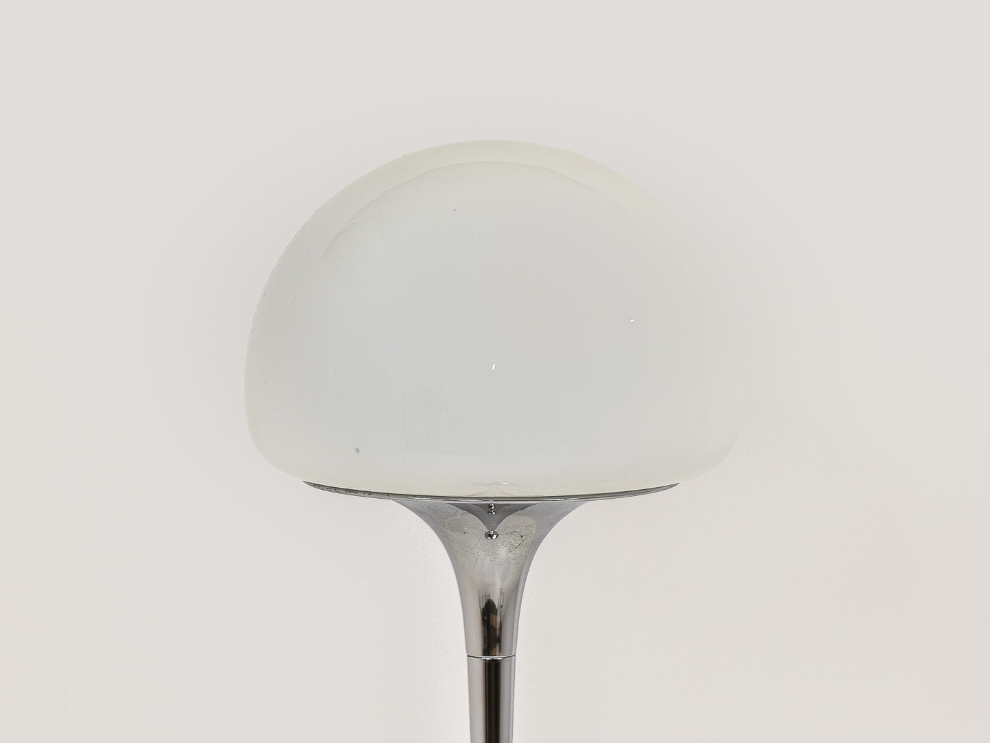 Goffredo Reggiani Floor Lamp in Chrome and Opaline Glass, Italy 1970s