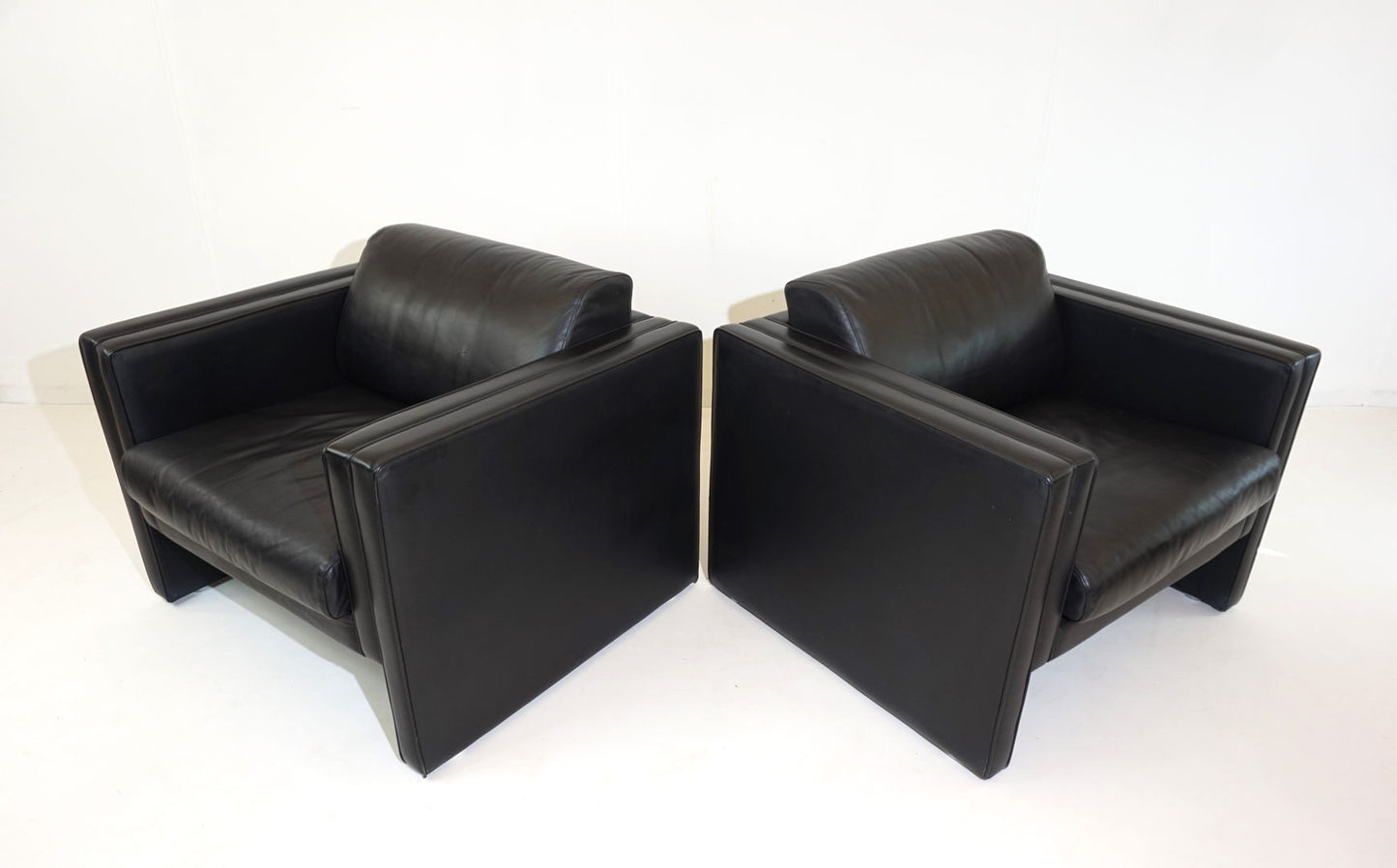 Knoll Studio Line set of 2 leather armchairs by Jürgen Lange