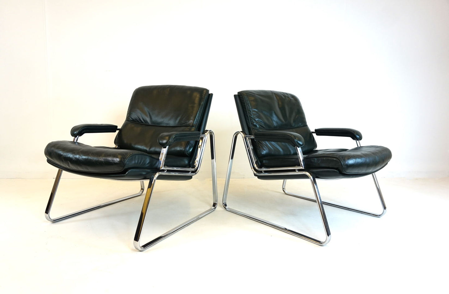 Set of 2 Drabert leather lounge chairs by Gerd Lange