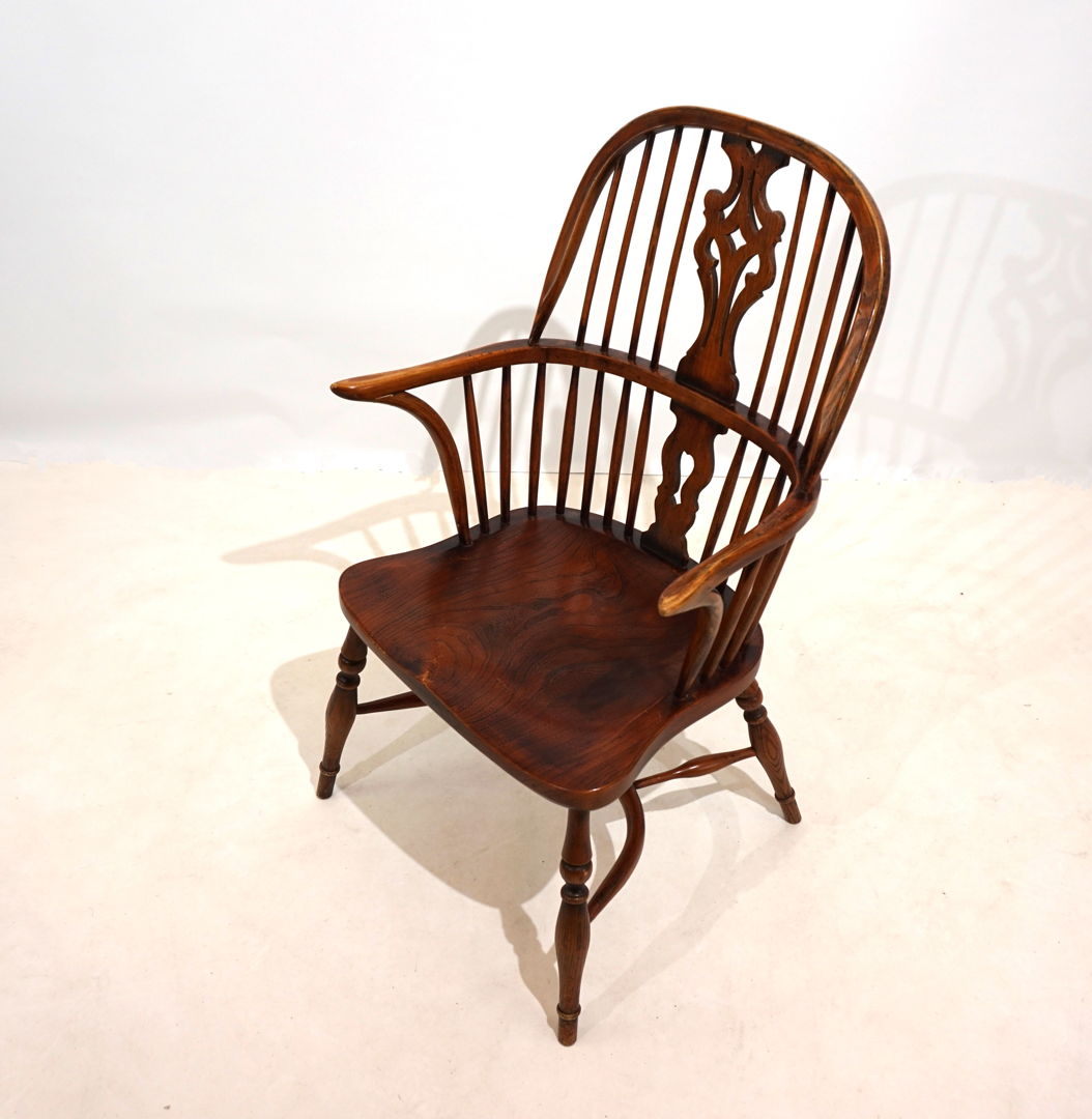 English Windsor chair with armrests