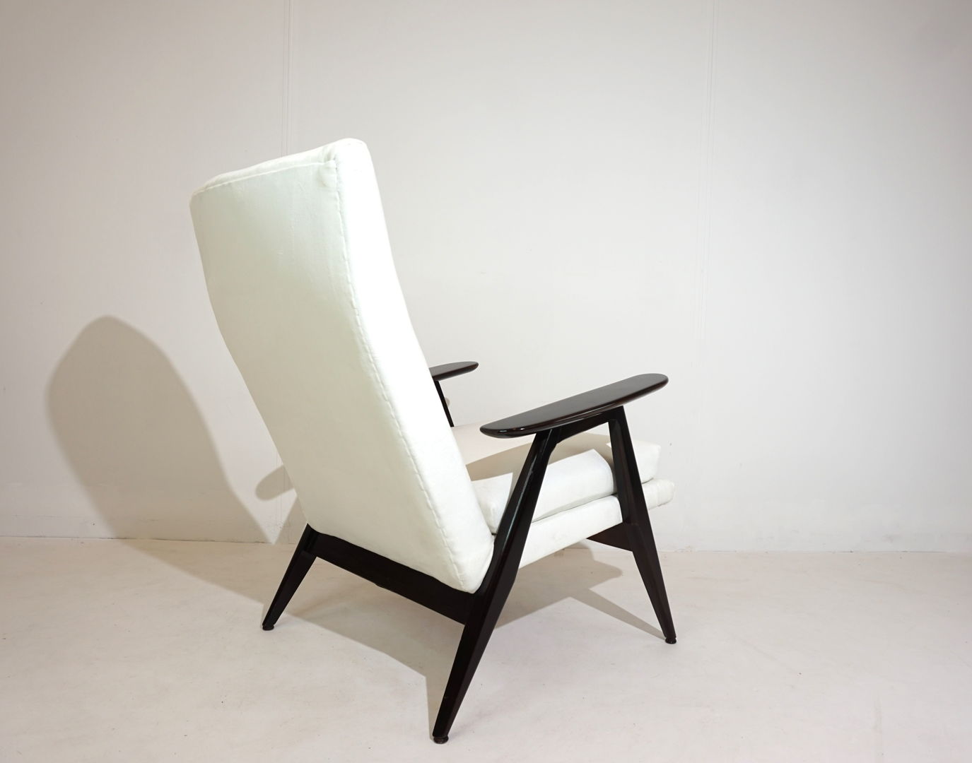 Steiner SK640 lounge chair by Pierre Guariche