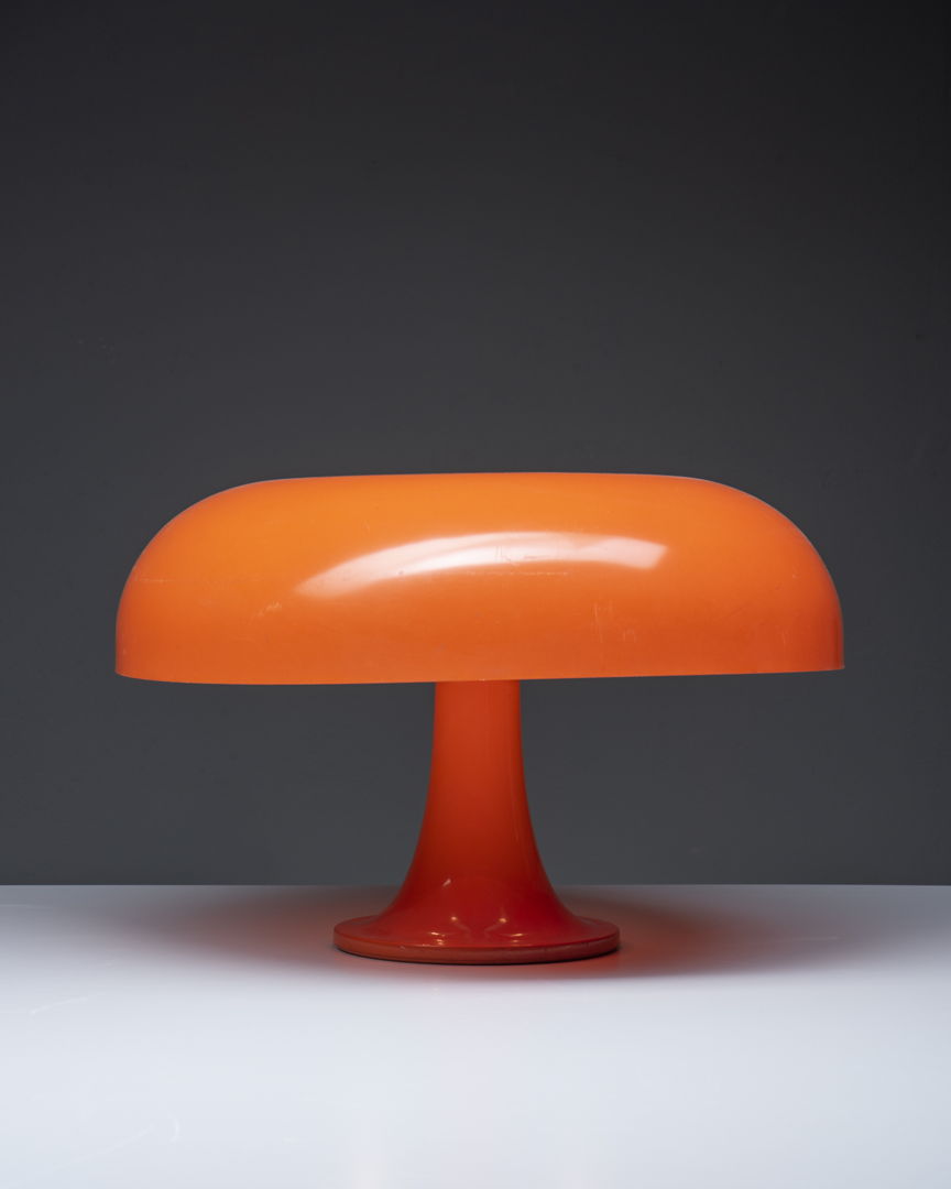 'Nesso' table lamp in fiberglass, designed in the 1960s by Giancarlo Mattioli and Urban Architects Group