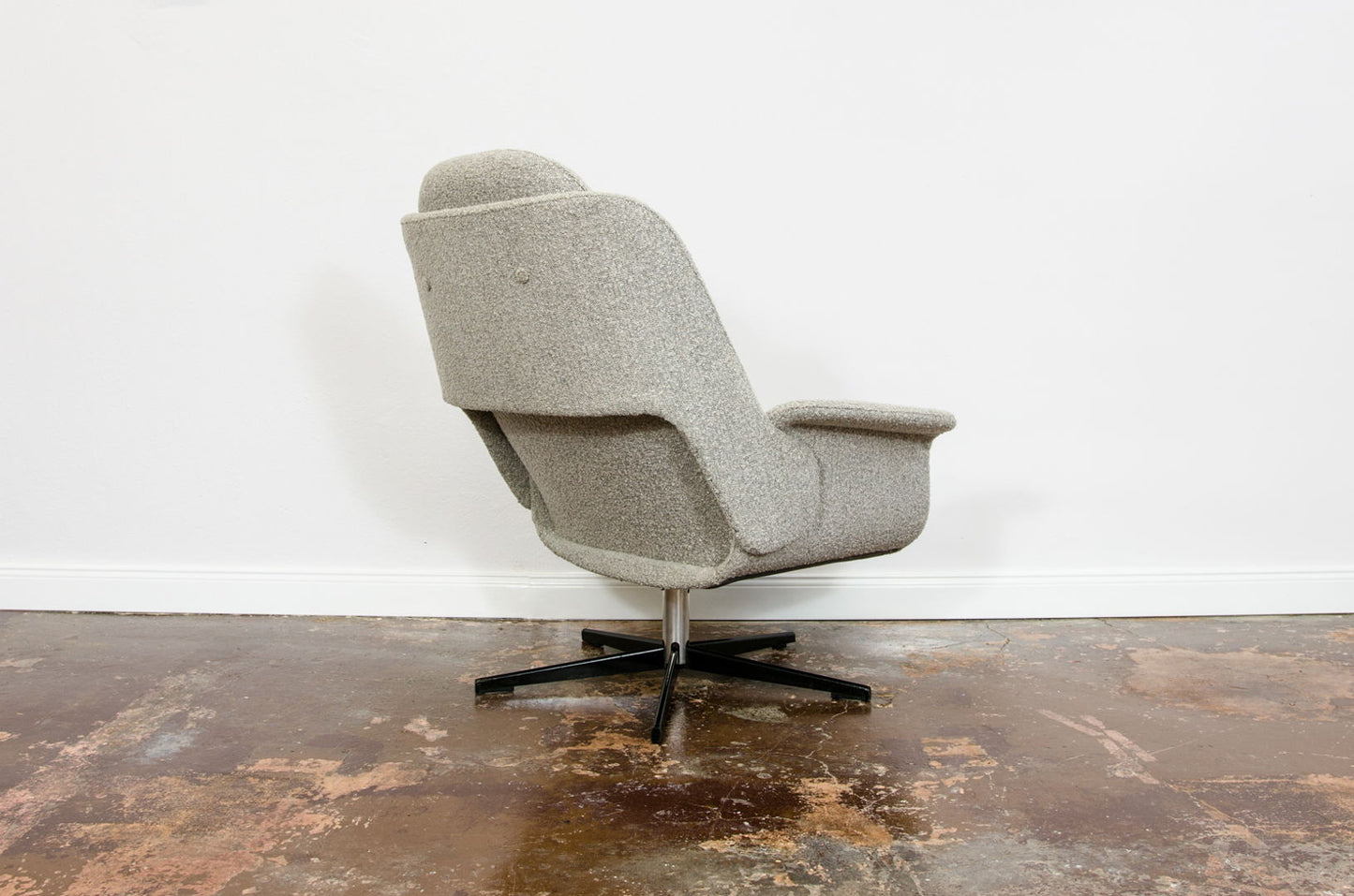 Swivel lounge chair by Radomsko Furniture Factories, 1970's