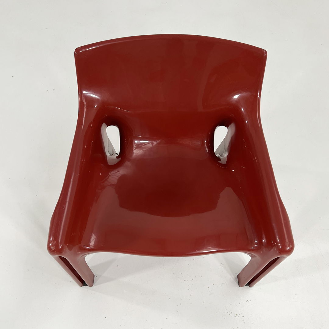 Burgundy Vicario Lounge Chair by Vico Magistretti for Artemide, 1970s