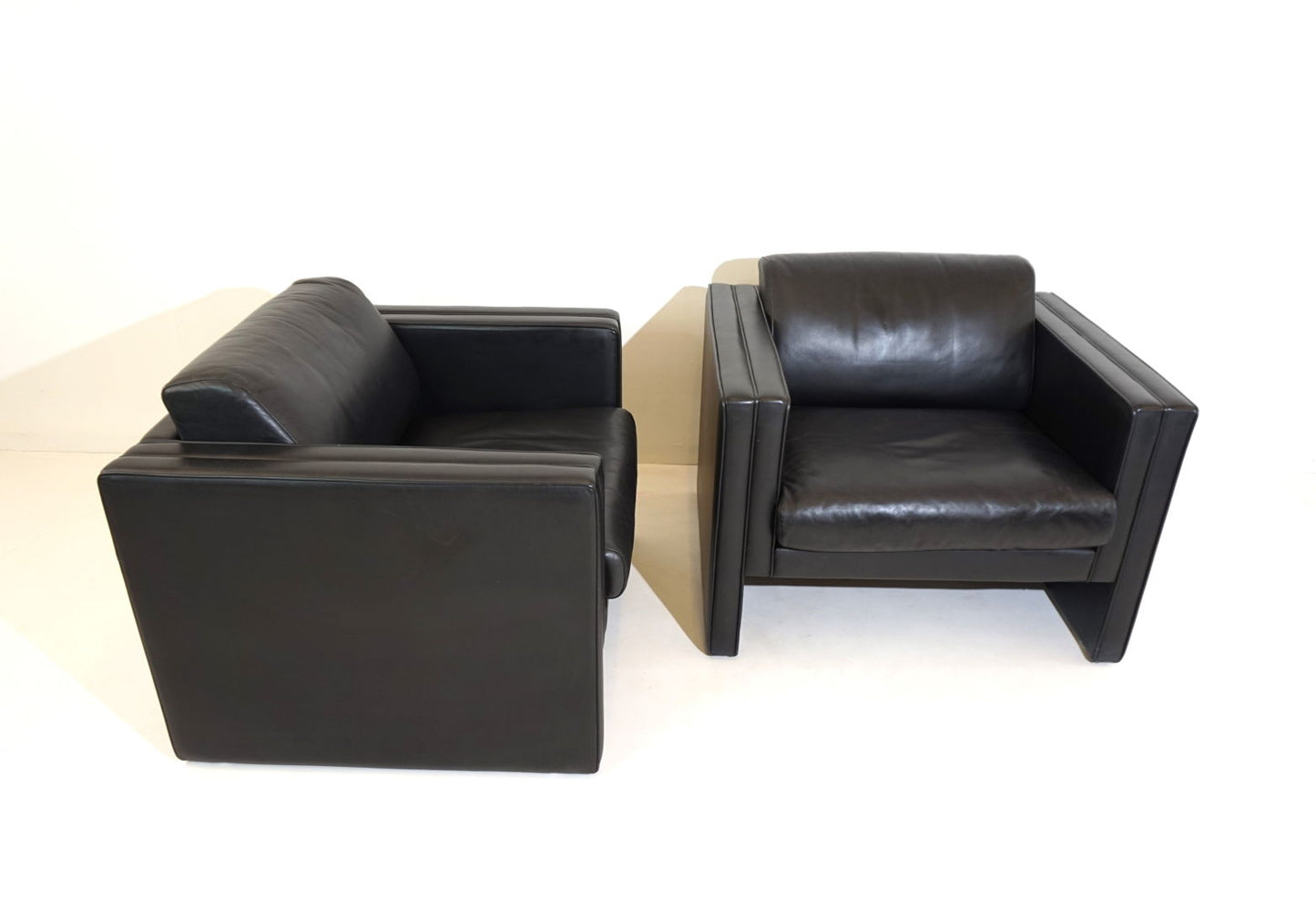 Knoll Studio Line set of 2 leather armchairs by Jürgen Lange