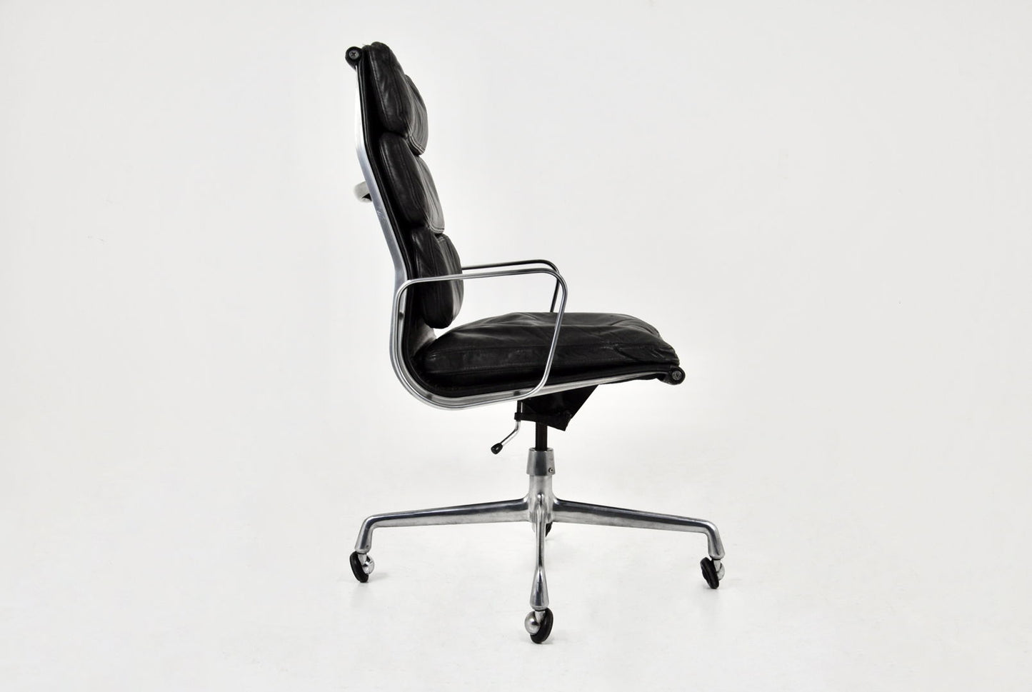 Ea 216 Soft Pad desk chair by Charles & Ray Eames for Herman Miller, 1970s