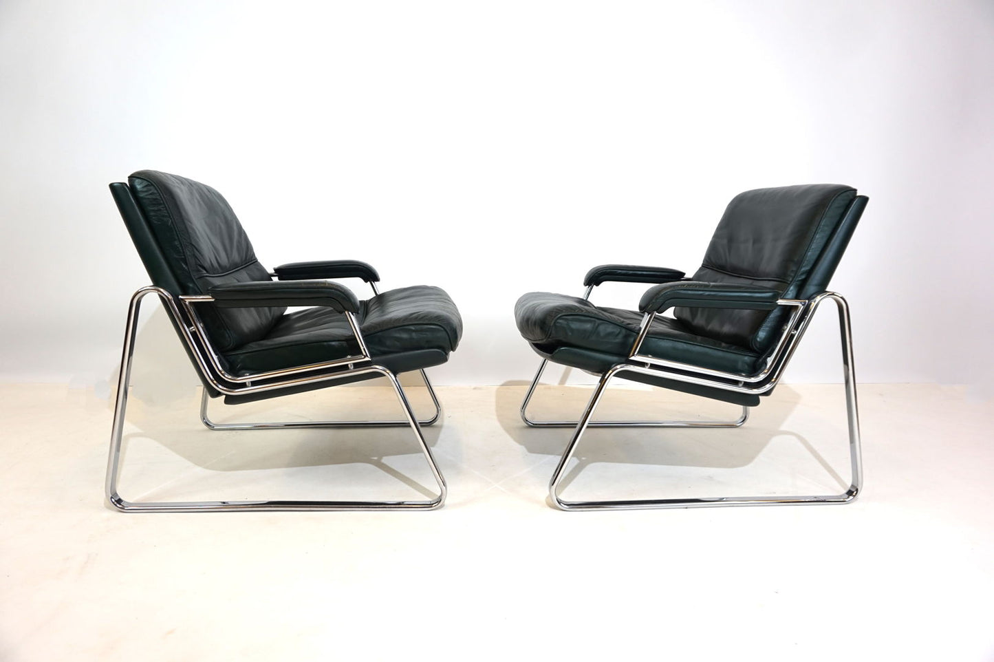 Set of 2 Drabert leather lounge chairs by Gerd Lange