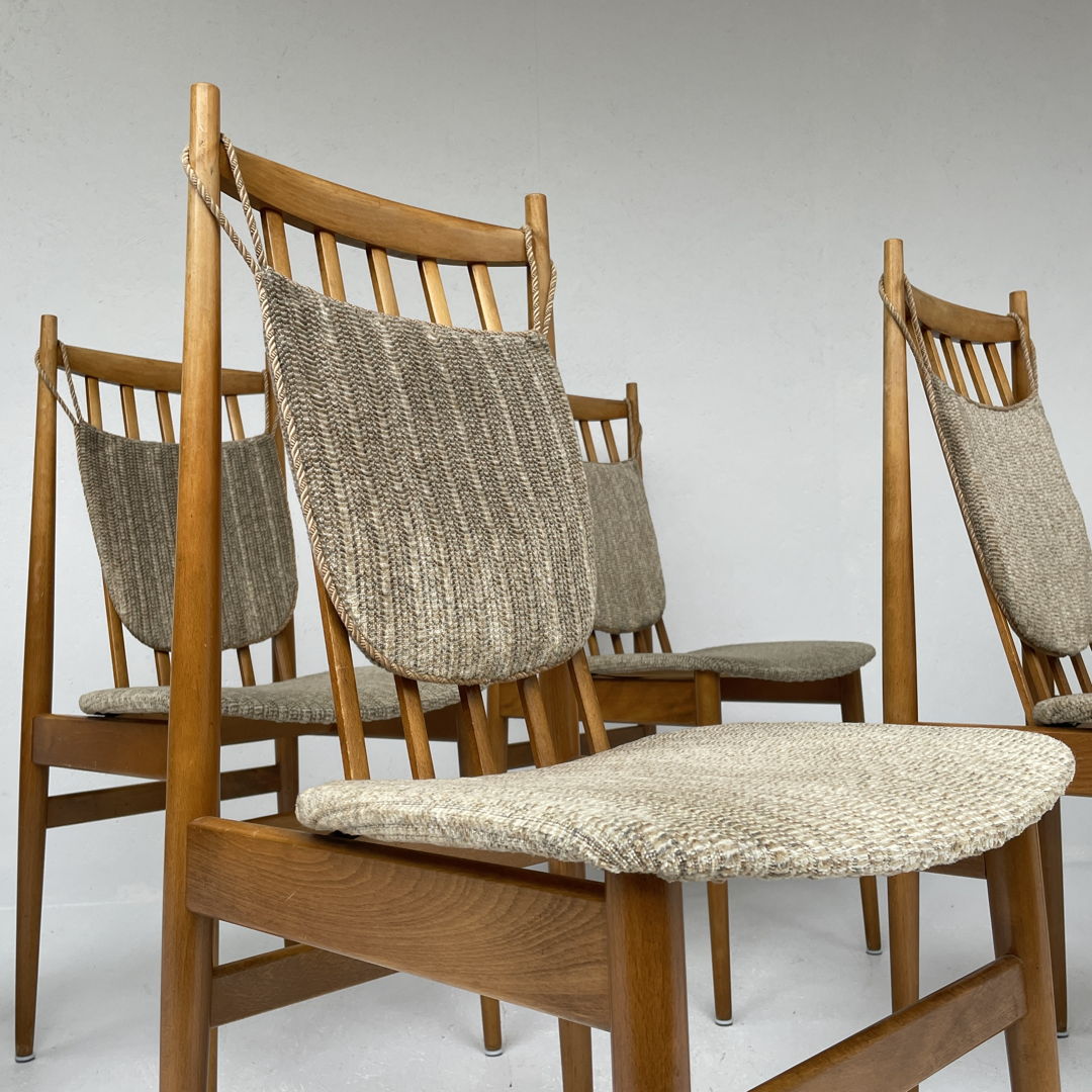 Pair of 6 mid-century chairs by Casala