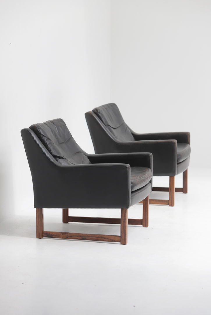 Pair of leather armchairs designed in the 1960's by Rudolf Bernd Glatzel for Kill International,