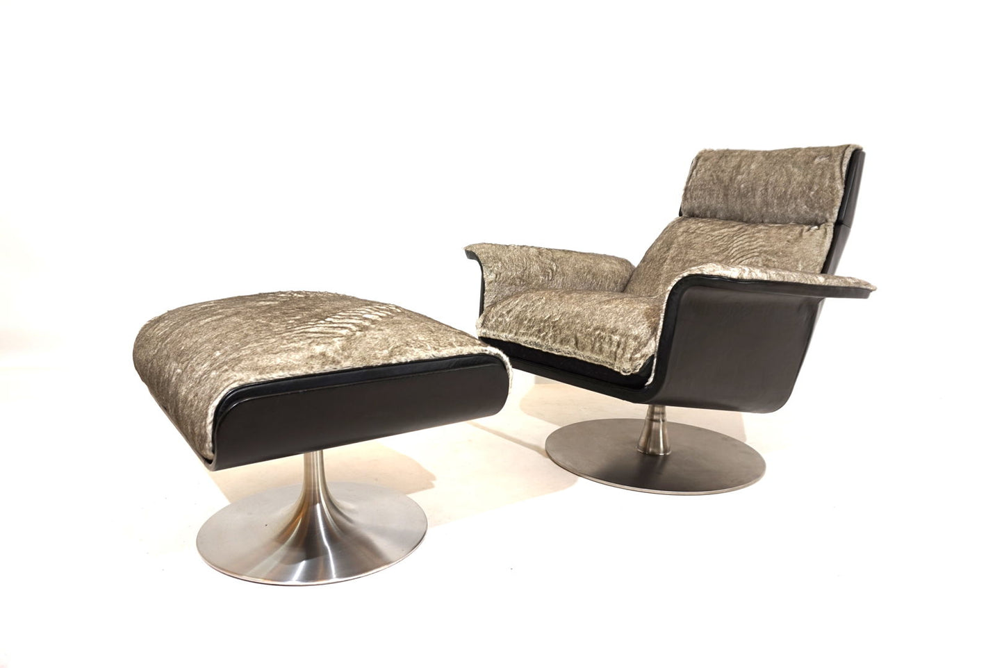 Kaufeld Siesta 62 lounge chair with ottoman by Jacques Brule