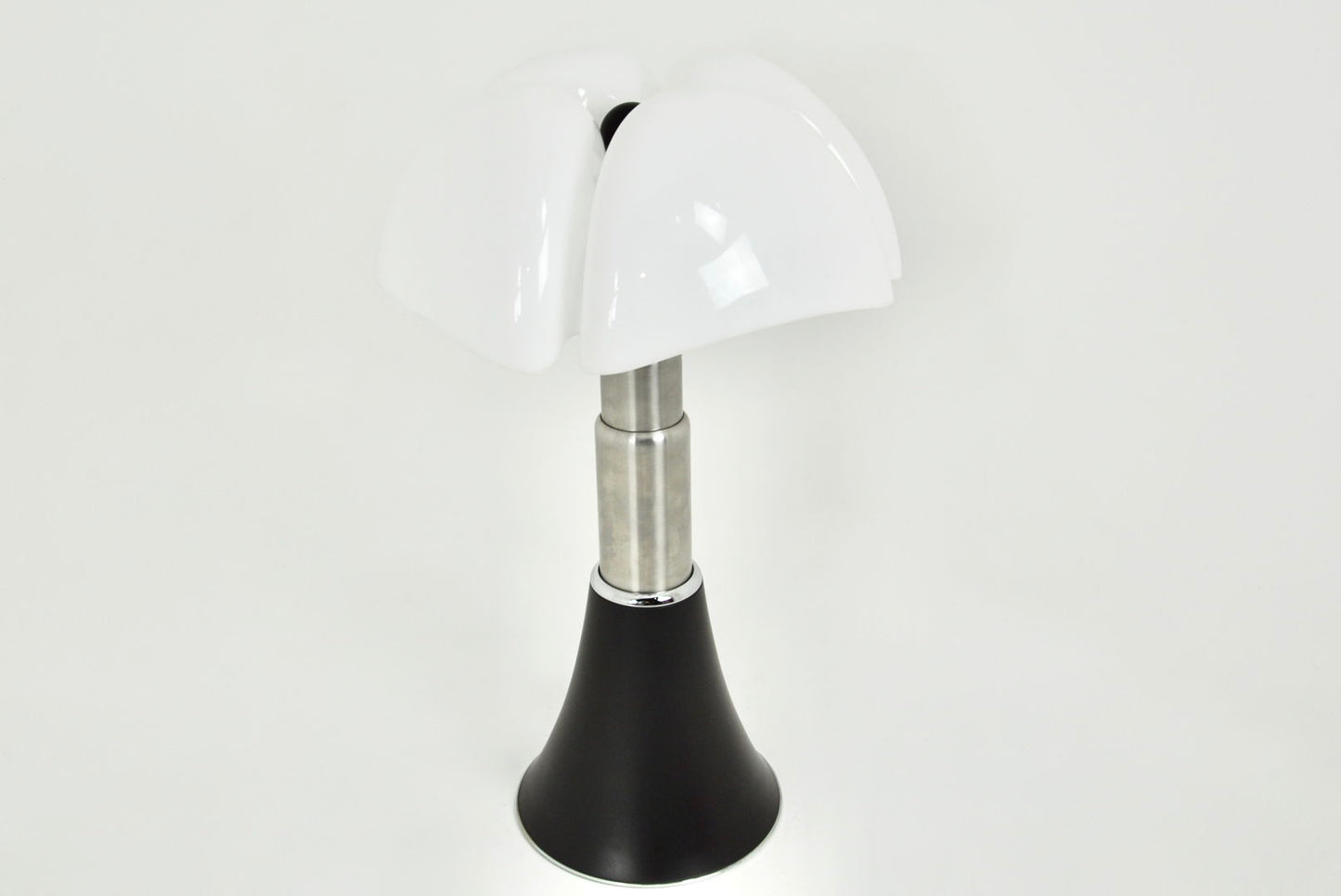 Black Pipistrello Table Lamp by Gae Aulenti for Martinelli Luce, 1960s