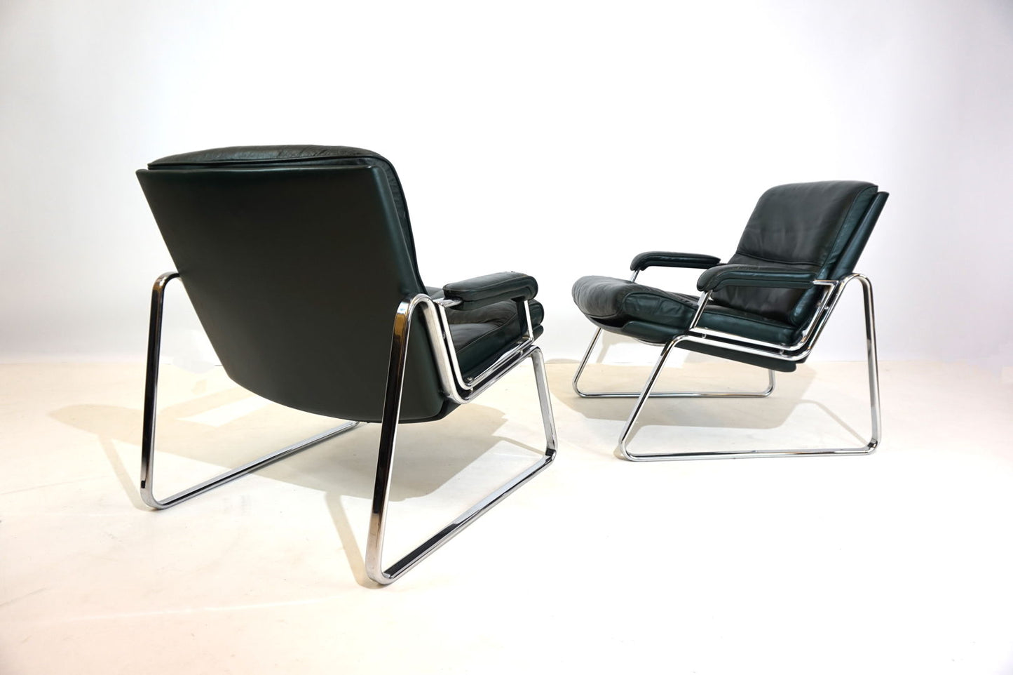 Set of 2 Drabert leather lounge chairs by Gerd Lange