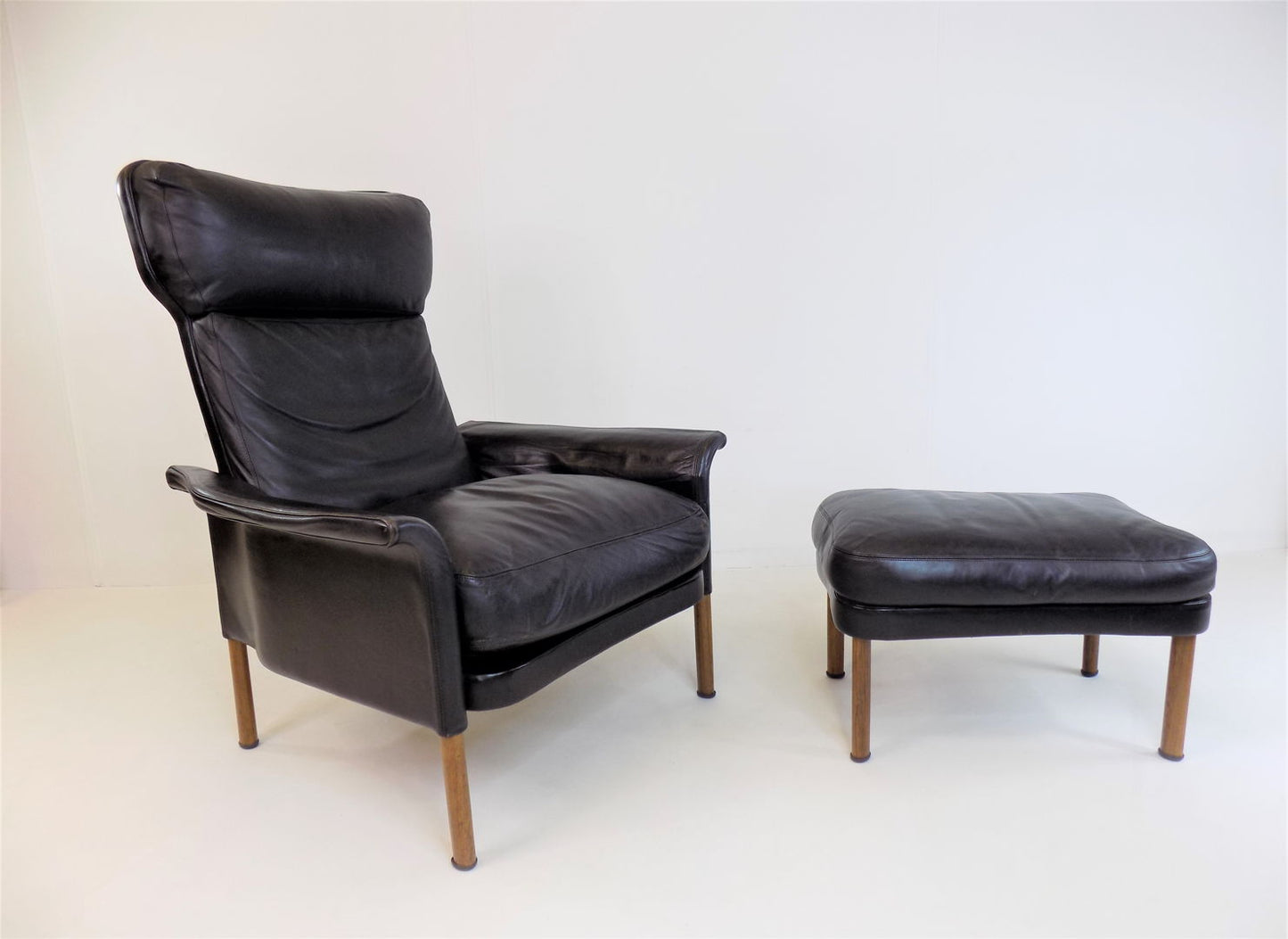 Hans Olsen leather chair with ottoman, 1960