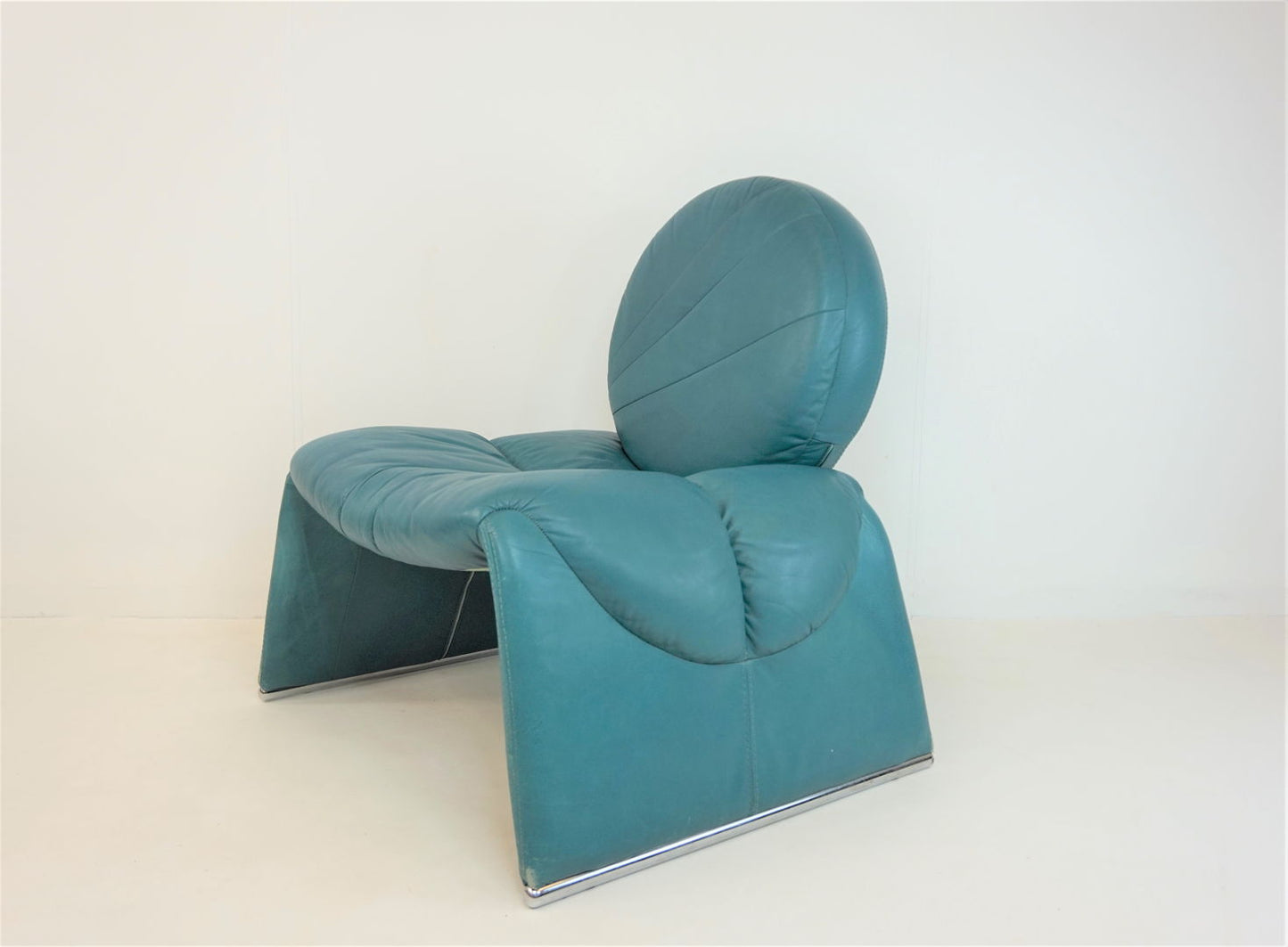 Saporiti C35 Calypso leather lounge chair by Vittorio Introini