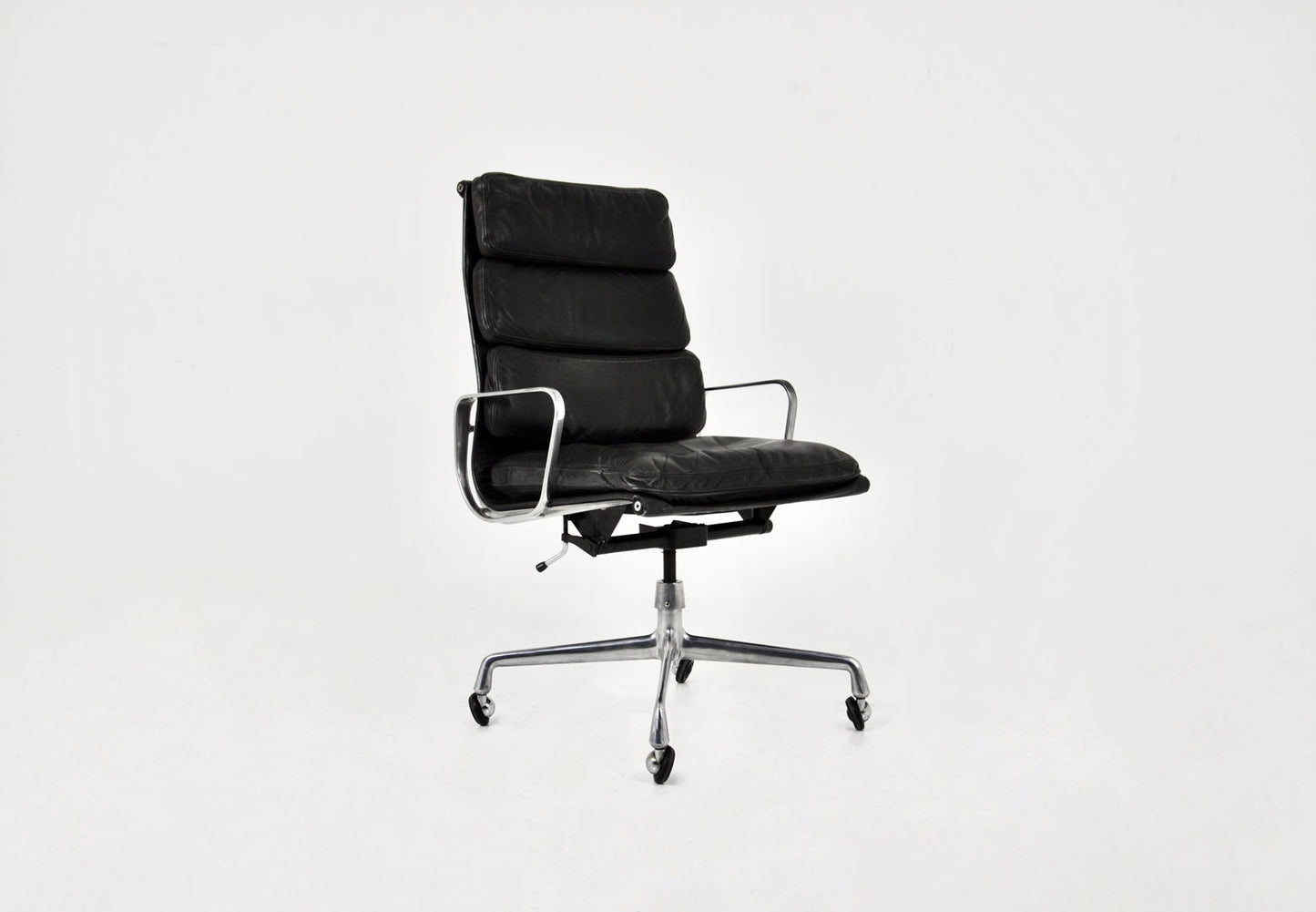 Ea 216 Soft Pad desk chair by Charles & Ray Eames for Herman Miller, 1970s