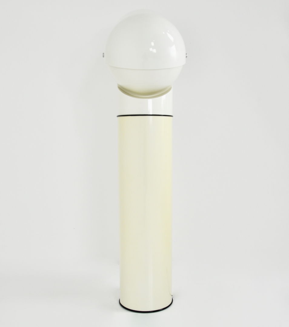 Pileo-Mezzo floor lamp by Gae Aulenti for Artemide, 1970s