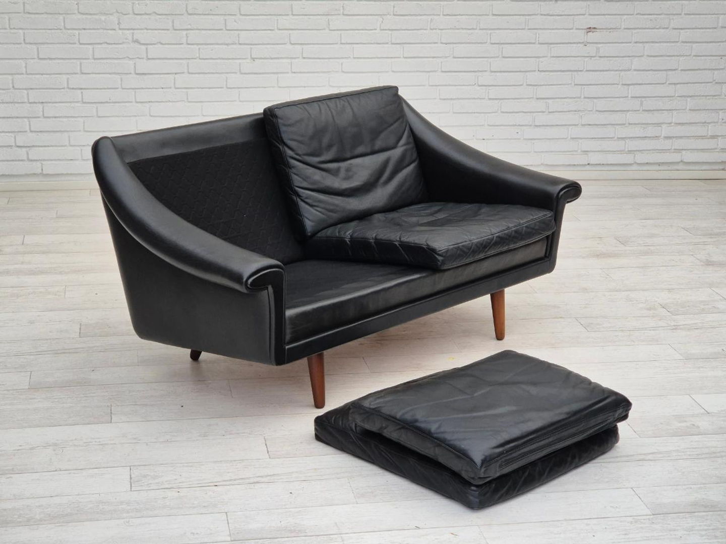 1960s, Danish design by Aage Christiansen for Erhardsen & Andersen, 2 seater sofa model "Matador", original condition.