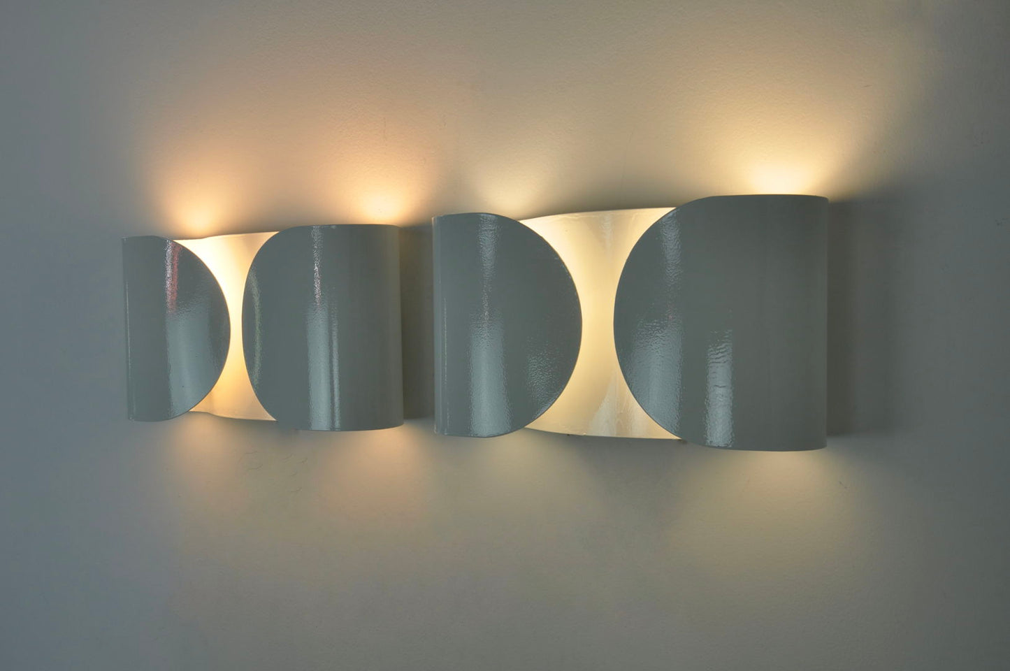 White Foglio Wall Lamps by Tobia & Afra Scarpa for Flos, 1960s Set of 2