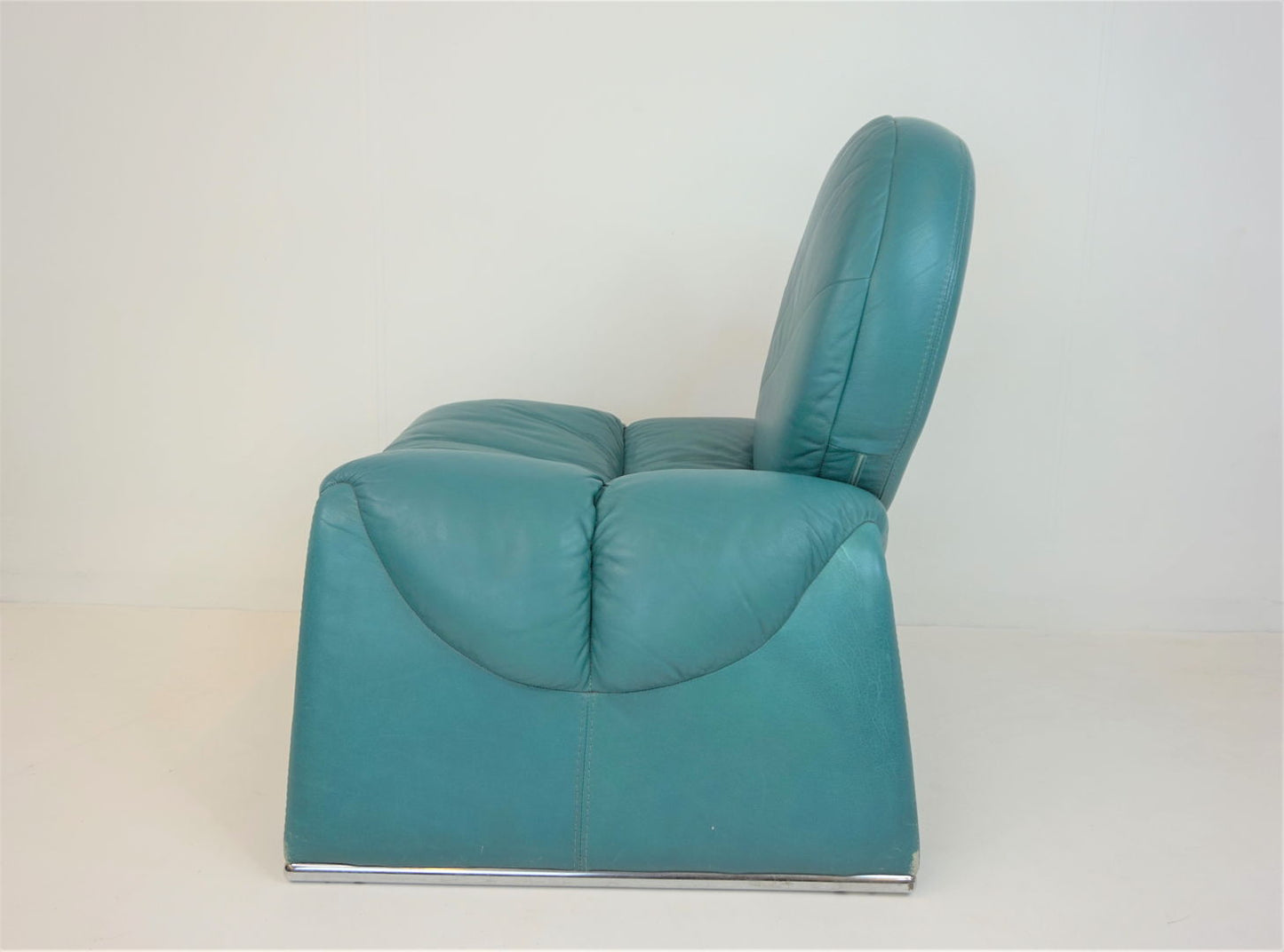 Saporiti C35 Calypso leather lounge chair by Vittorio Introini