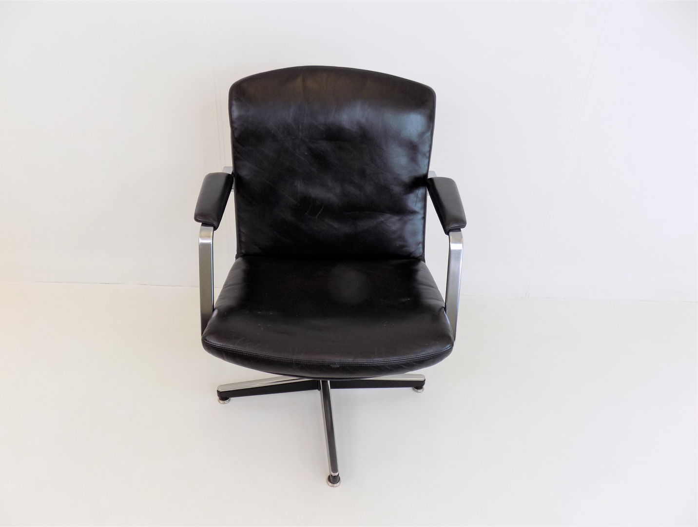 Knoll FK 86 leather armchair by Preben Fabricius/Jørgen Kastholm