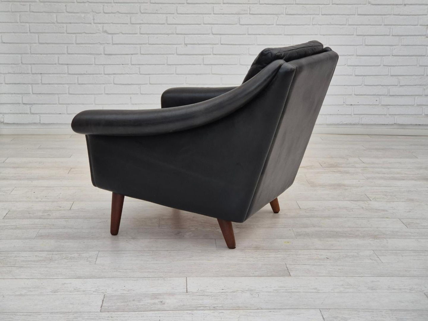 1960s, Danish design by Aage Christiansen for Erhardsen & Andersen, lounge chair model "Matador", original condition.