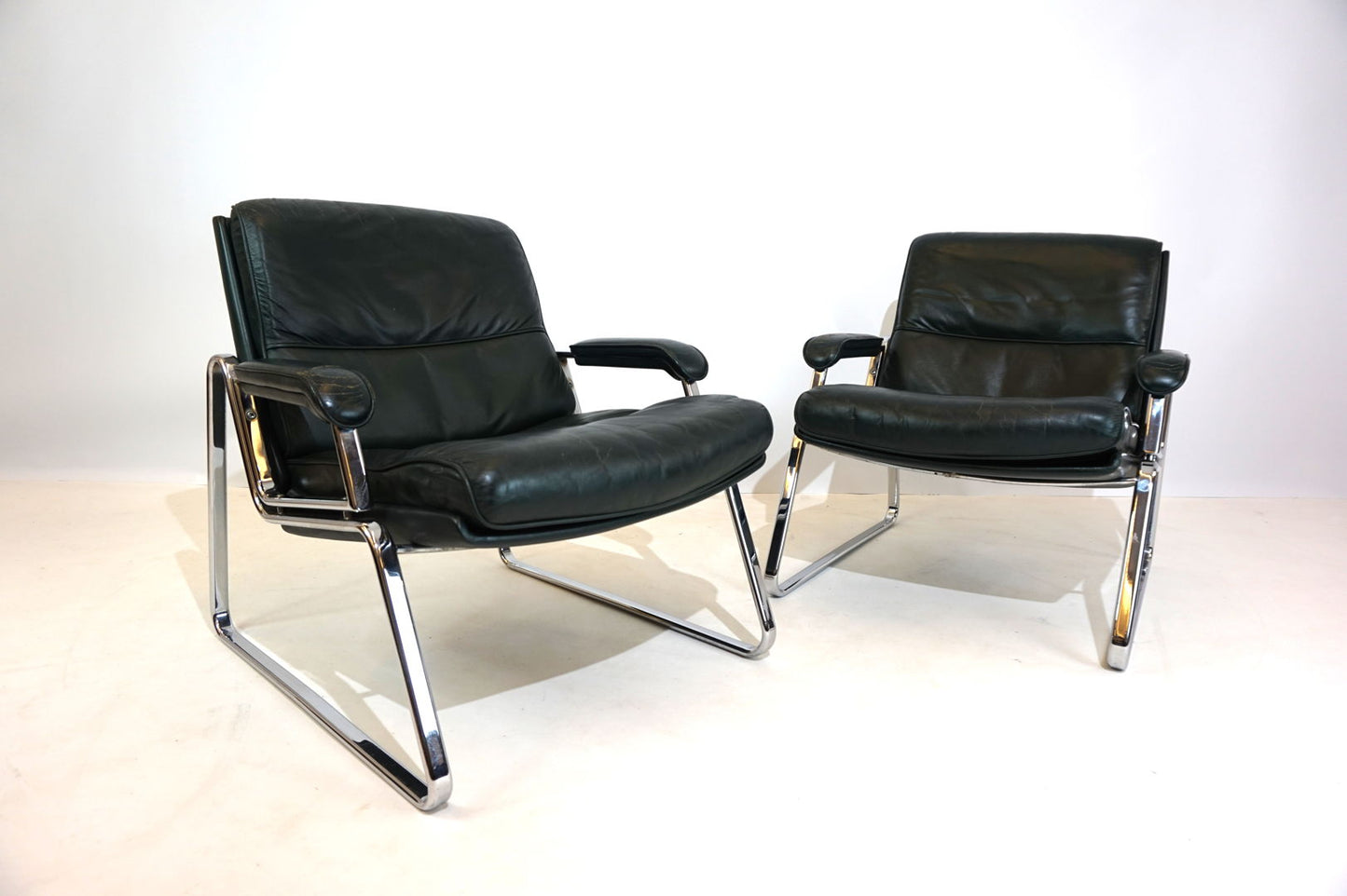 Set of 2 Drabert leather lounge chairs by Gerd Lange