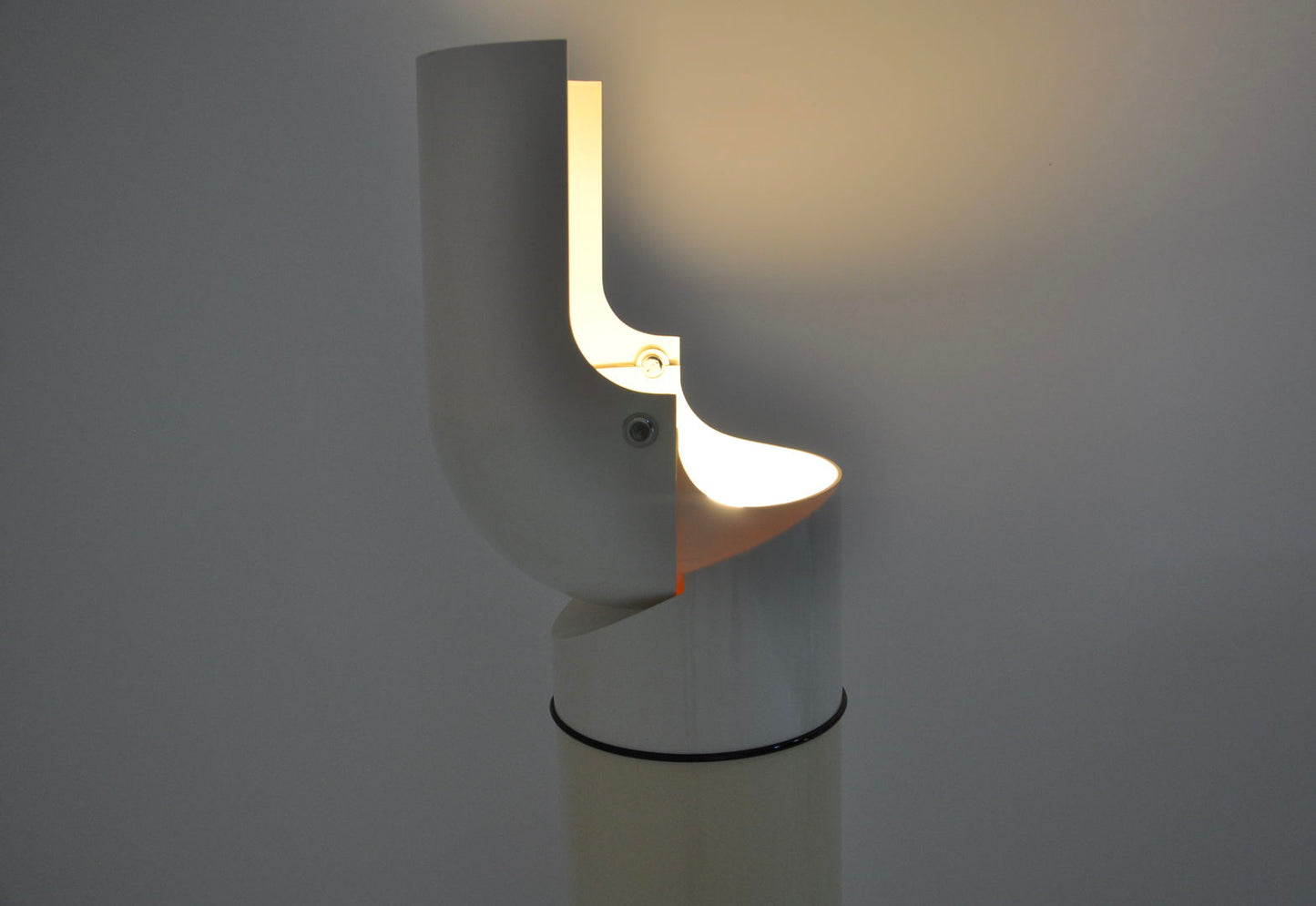 Pileo-Mezzo floor lamp by Gae Aulenti for Artemide, 1970s