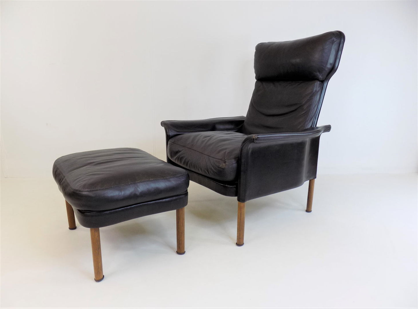 Hans Olsen leather chair with ottoman, 1960