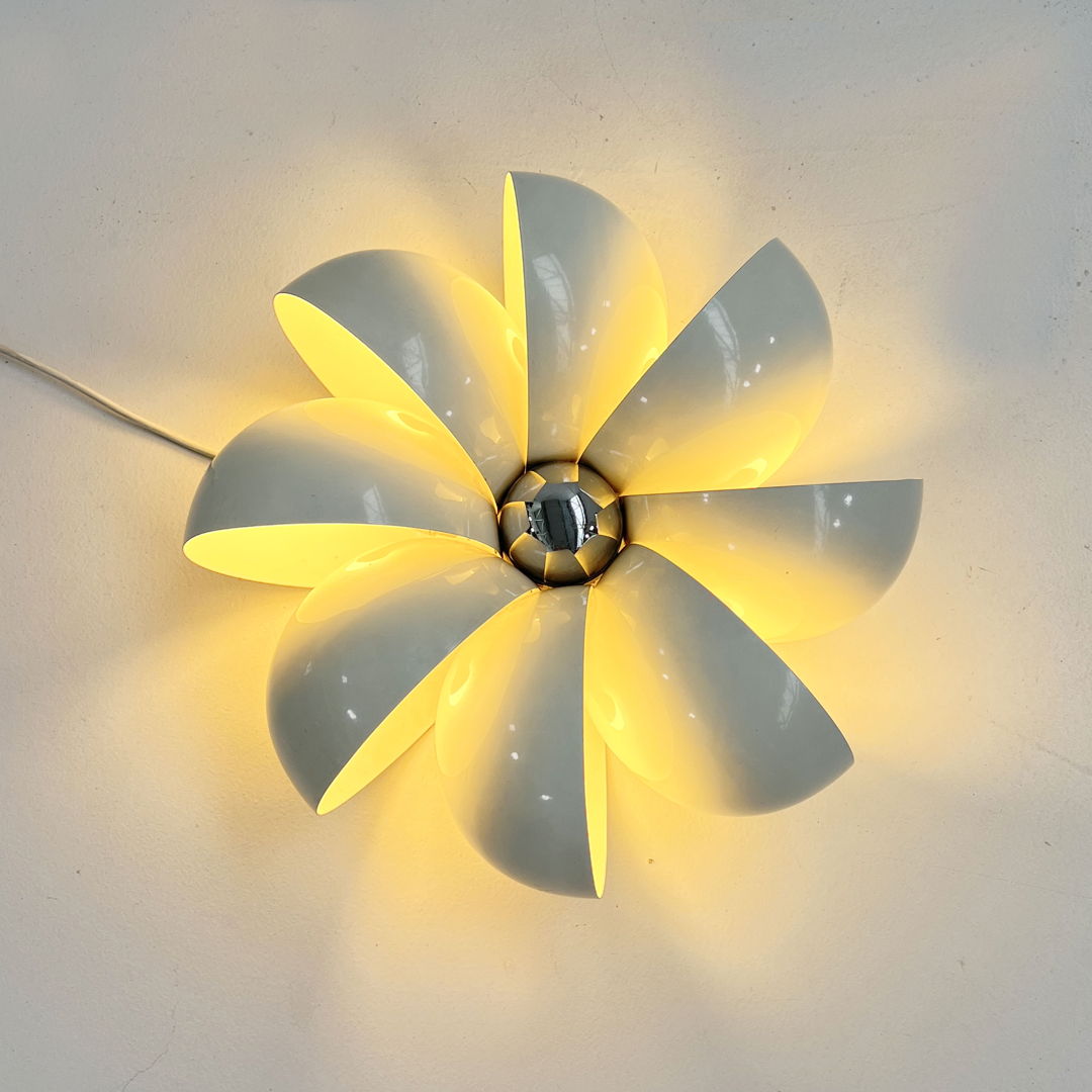 Space Age Flower Table Lamp in Metal, 1970s