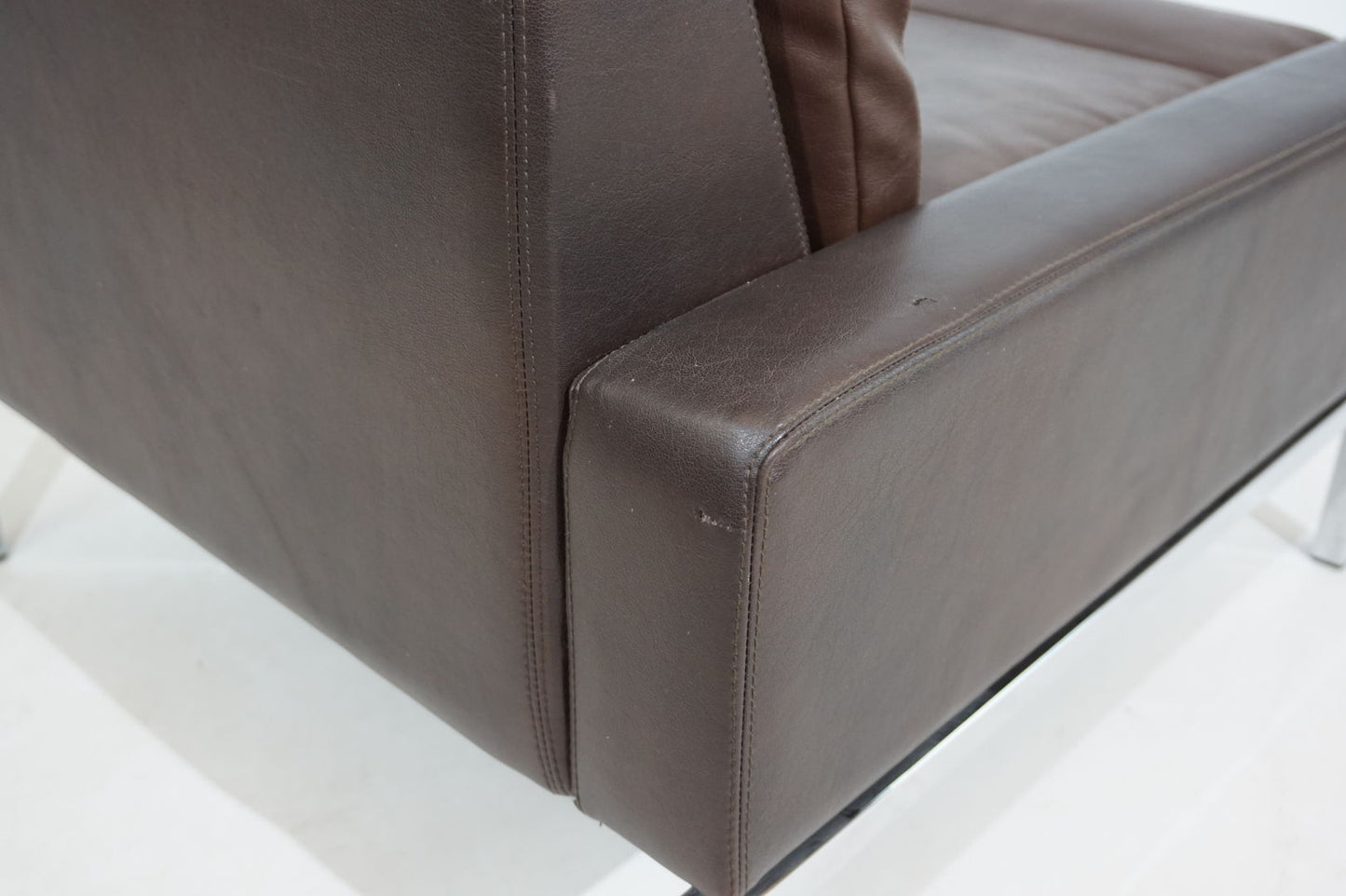 Wilkhahn Series 800 leather chair by Hans Peter Piel