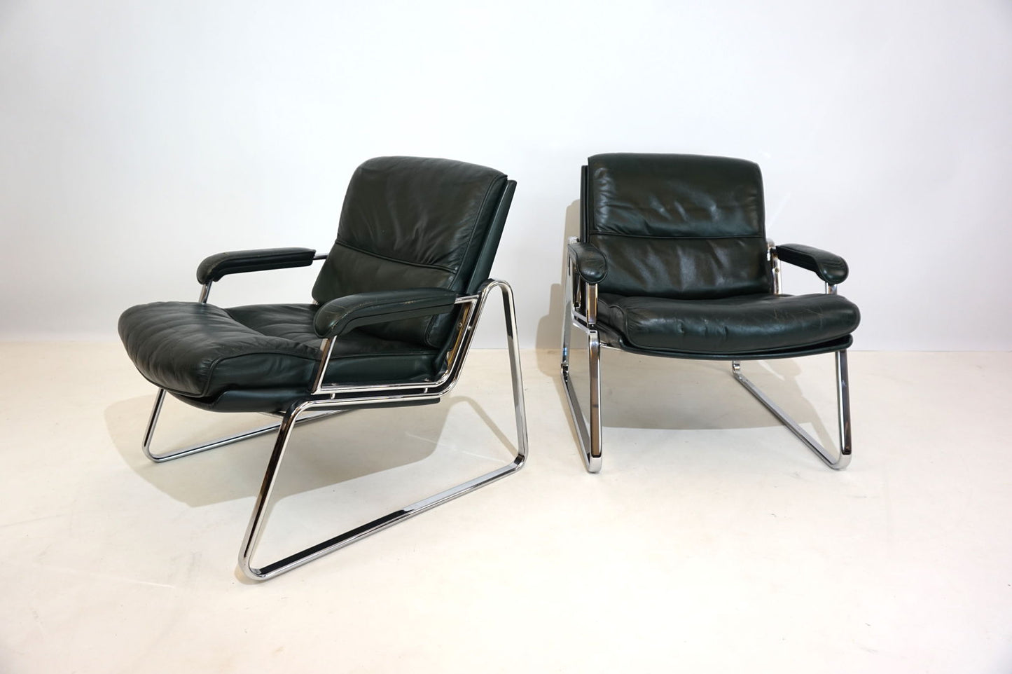 Set of 2 Drabert leather lounge chairs by Gerd Lange