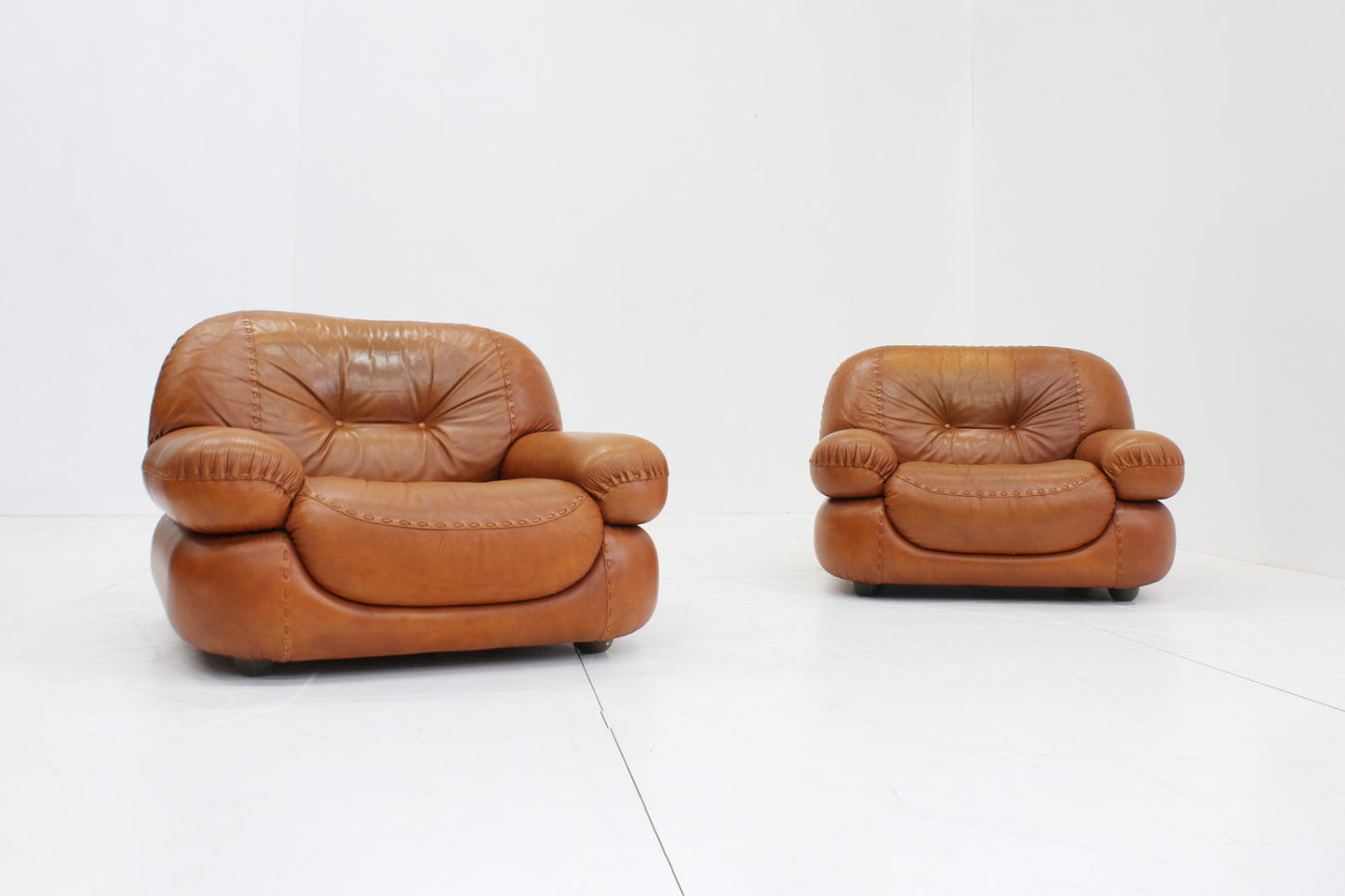 Sapporo Italian cognac leather lounge chairs for Mobil Girgi 1970s , set of 2
