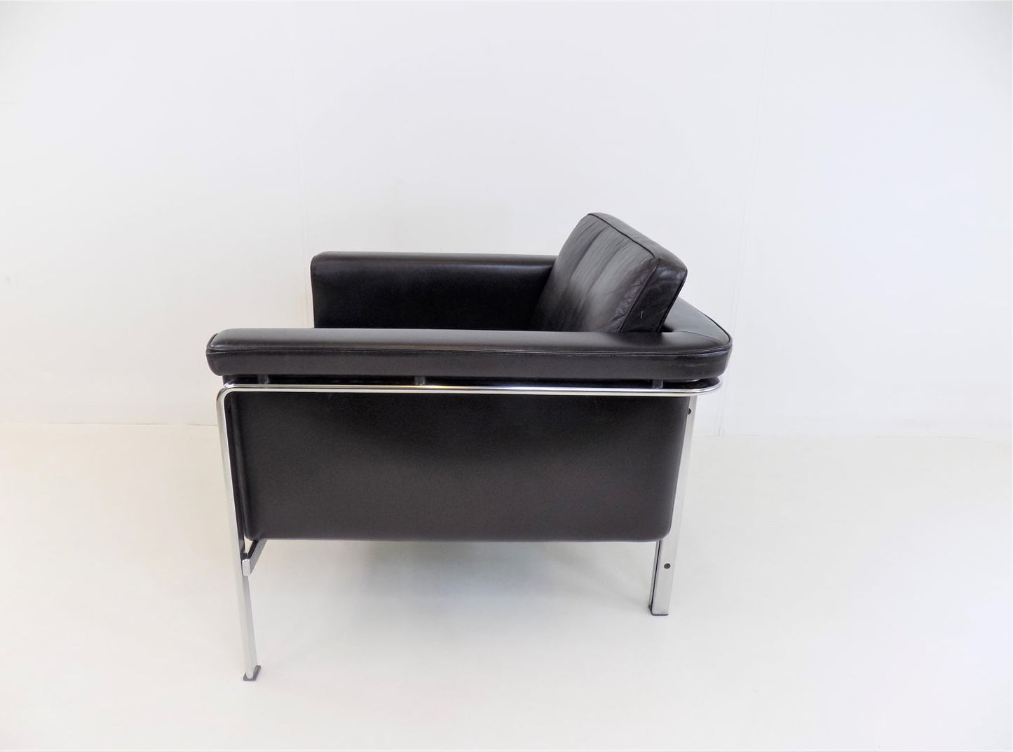 Kill 6911 leather chair black by Horst Brüning