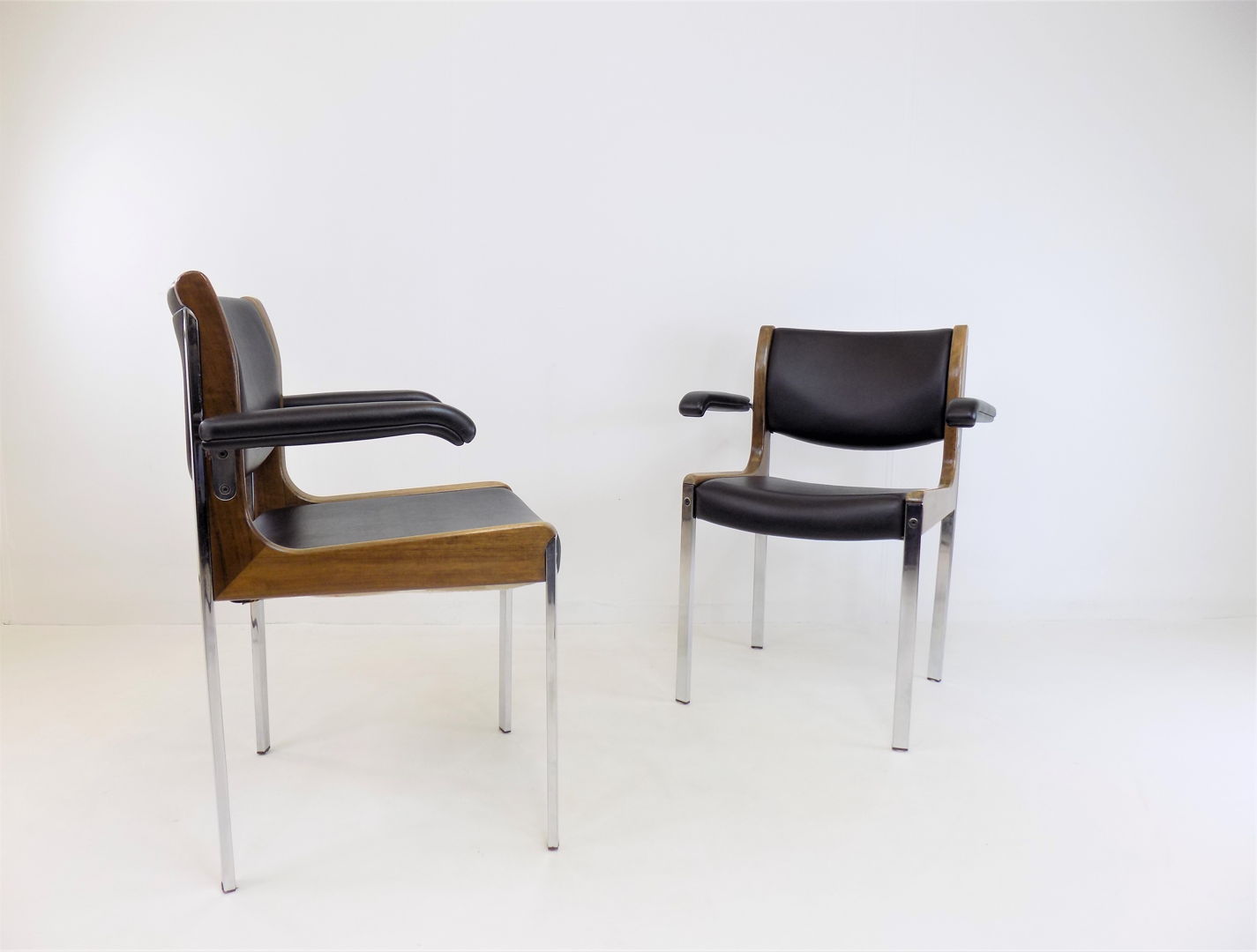 Set of 2 Girsberger Eurochair dining/office chairs