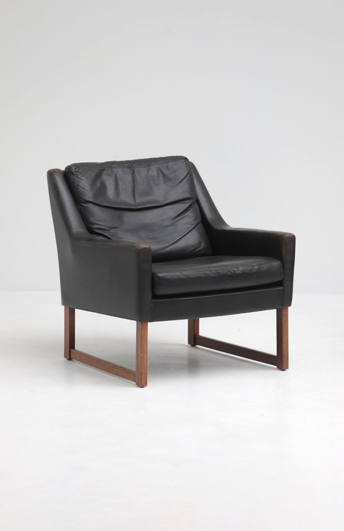 Pair of leather armchairs designed in the 1960's by Rudolf Bernd Glatzel for Kill International,