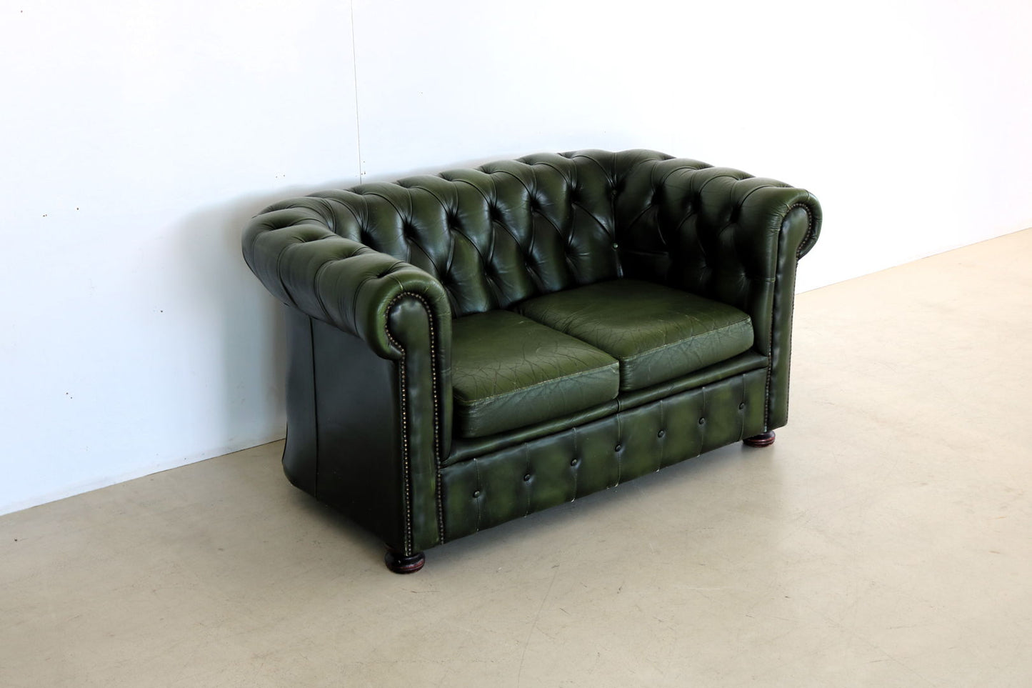 vintage couch | chesterfield | green