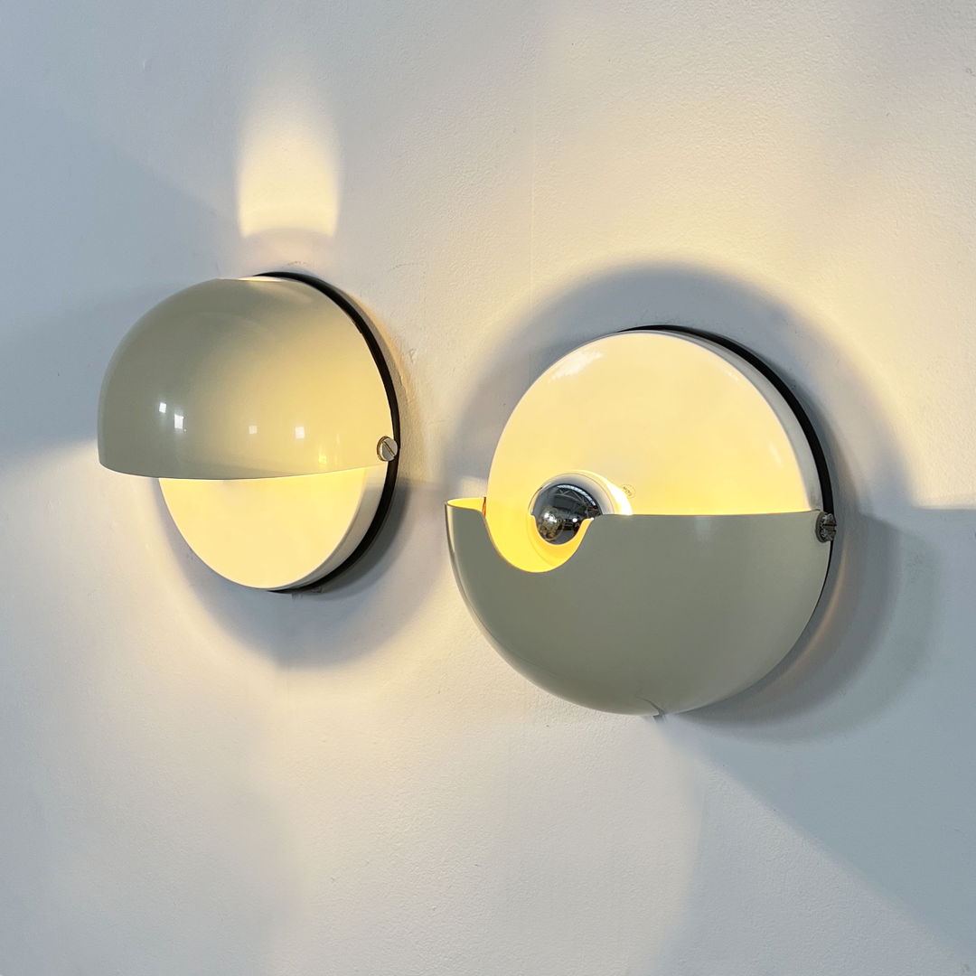 Pair of Mezzanotte Wall Lights from Guzzini, 1970s