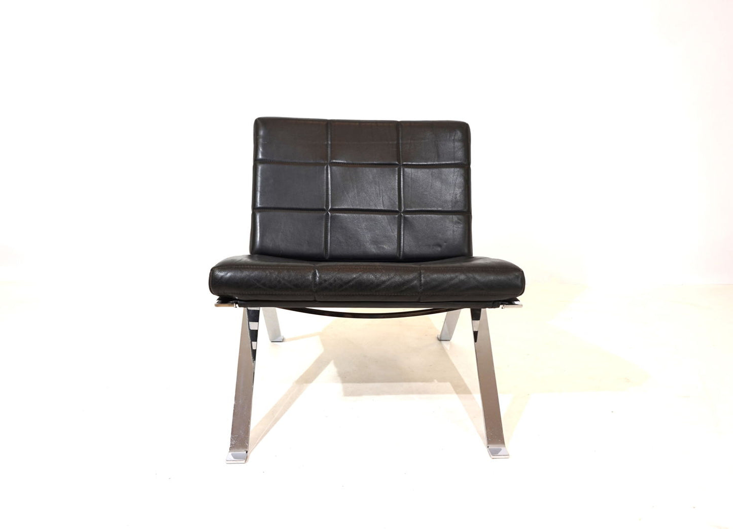 Girsberger 1600 leather lounge chair by Wilhelm Girsberger