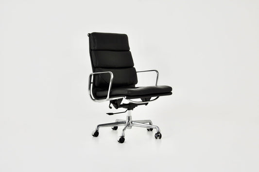 Ea 216 Soft Pad desk chair by Charles & Ray Eames for ICF, 1970s