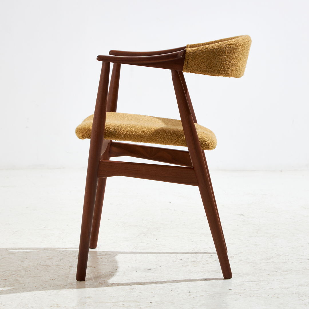 MODEL 213 TEAK ARMCHAIR BY TH.HARLEV FOR FARSTRUP MØBLER