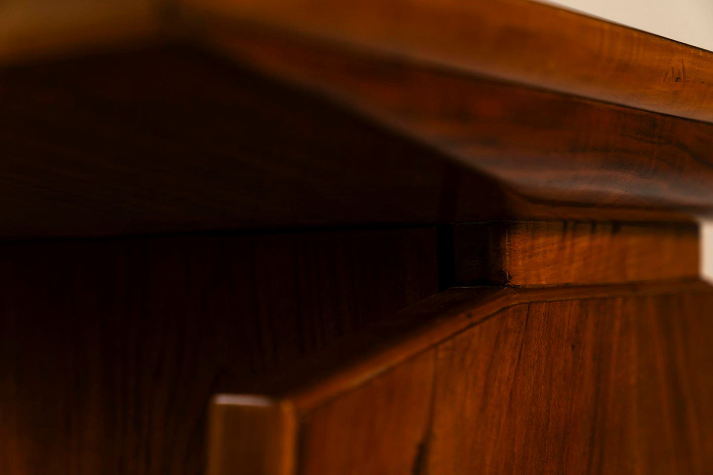 Architectural Desk In Walnut By Carlo de Carli, Italy 1950's