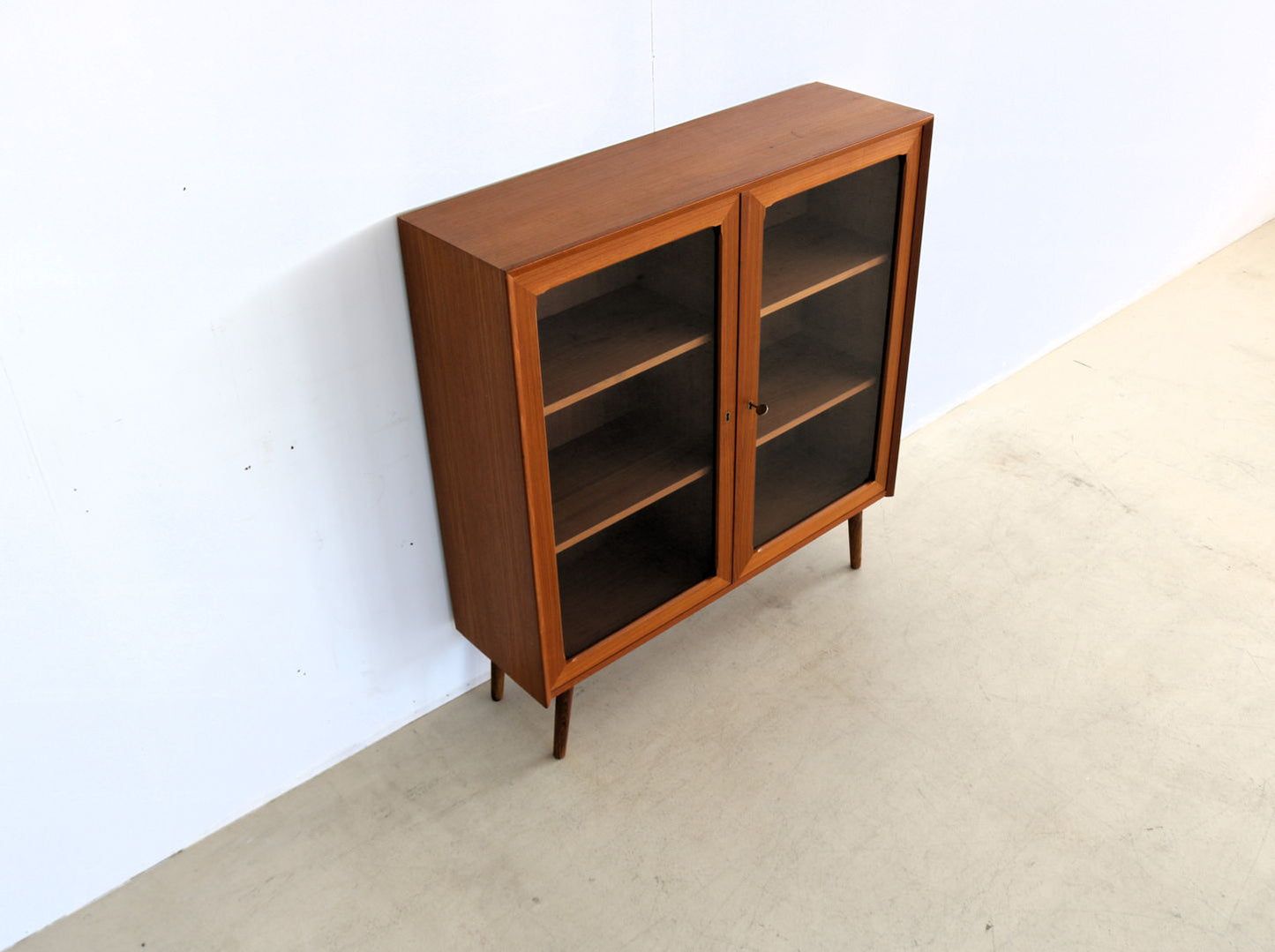 vintage display cabinet | cabinet | teak | 60s | Danish